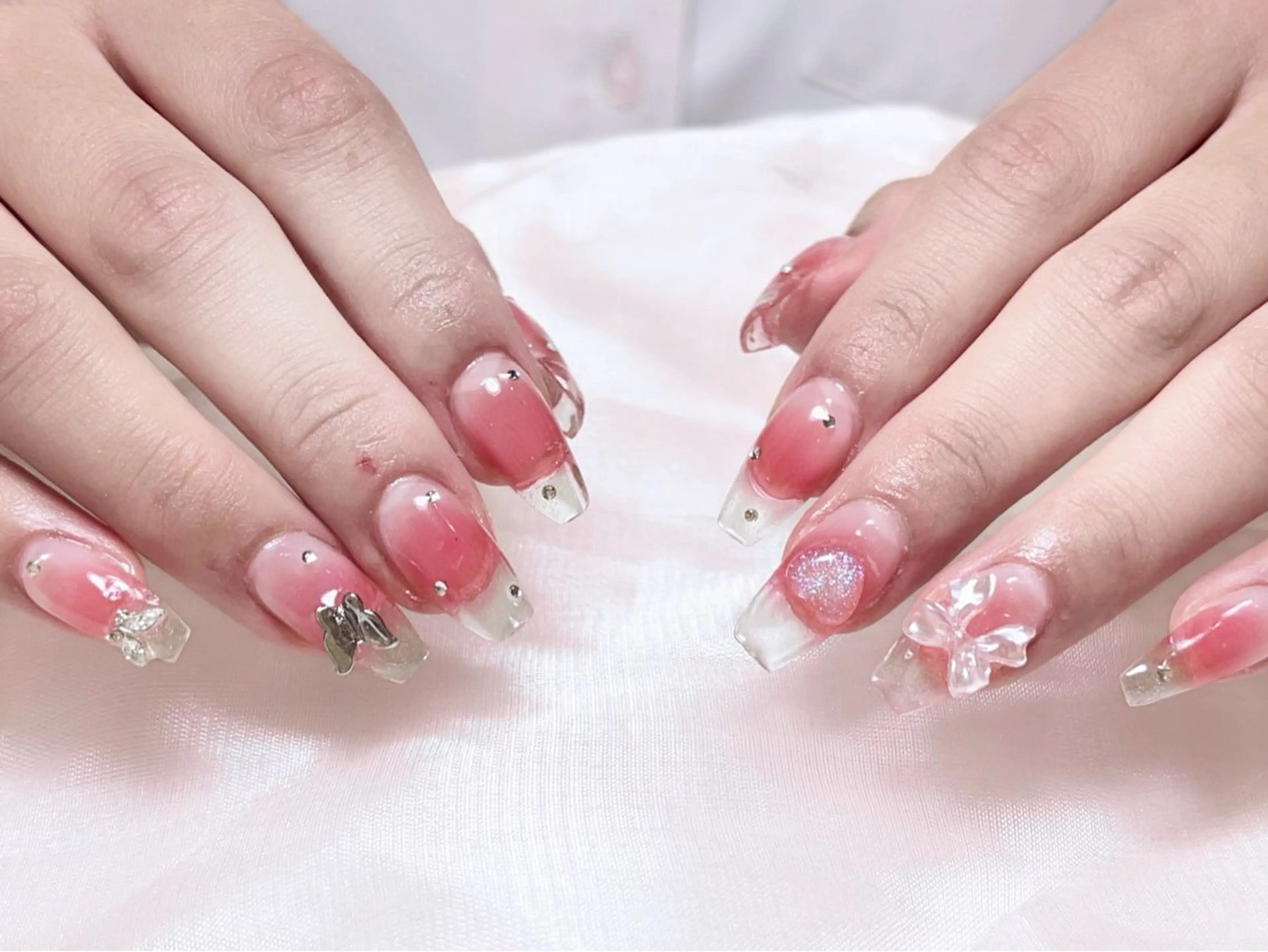 ネイル フレンチネイル ガーリー ガラスフレンチ 韓国ネイル ロングネイル ハンドネイル Venus nail チップ長さだし専門店のネイルデザイン