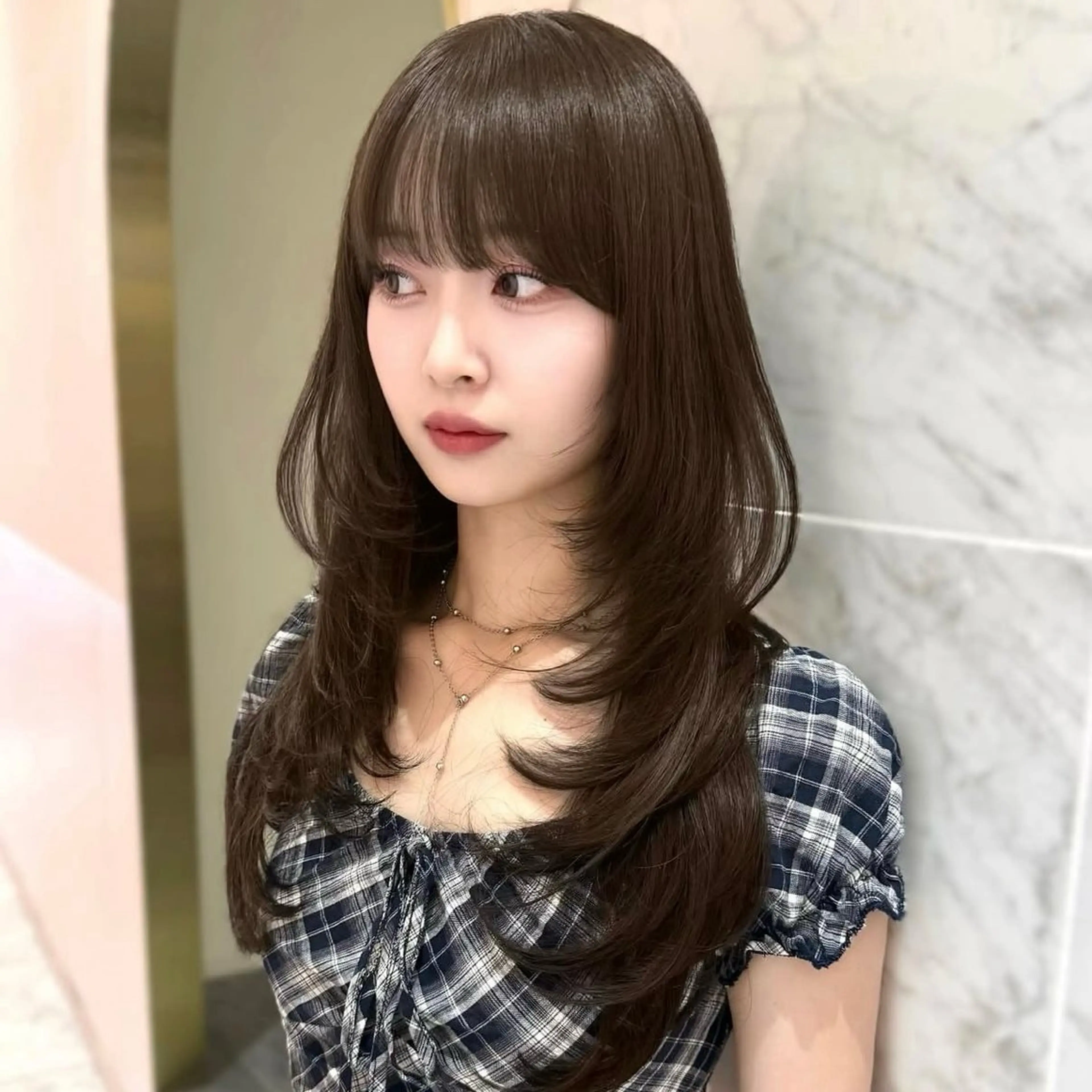 ロング カラー ブリーチ ケアカラー オリーブグレー レイヤーカット カット ヘアカラー トリートメント モテ韓国ヘア/ レイヤー🤍RIKAのヘアスタイル