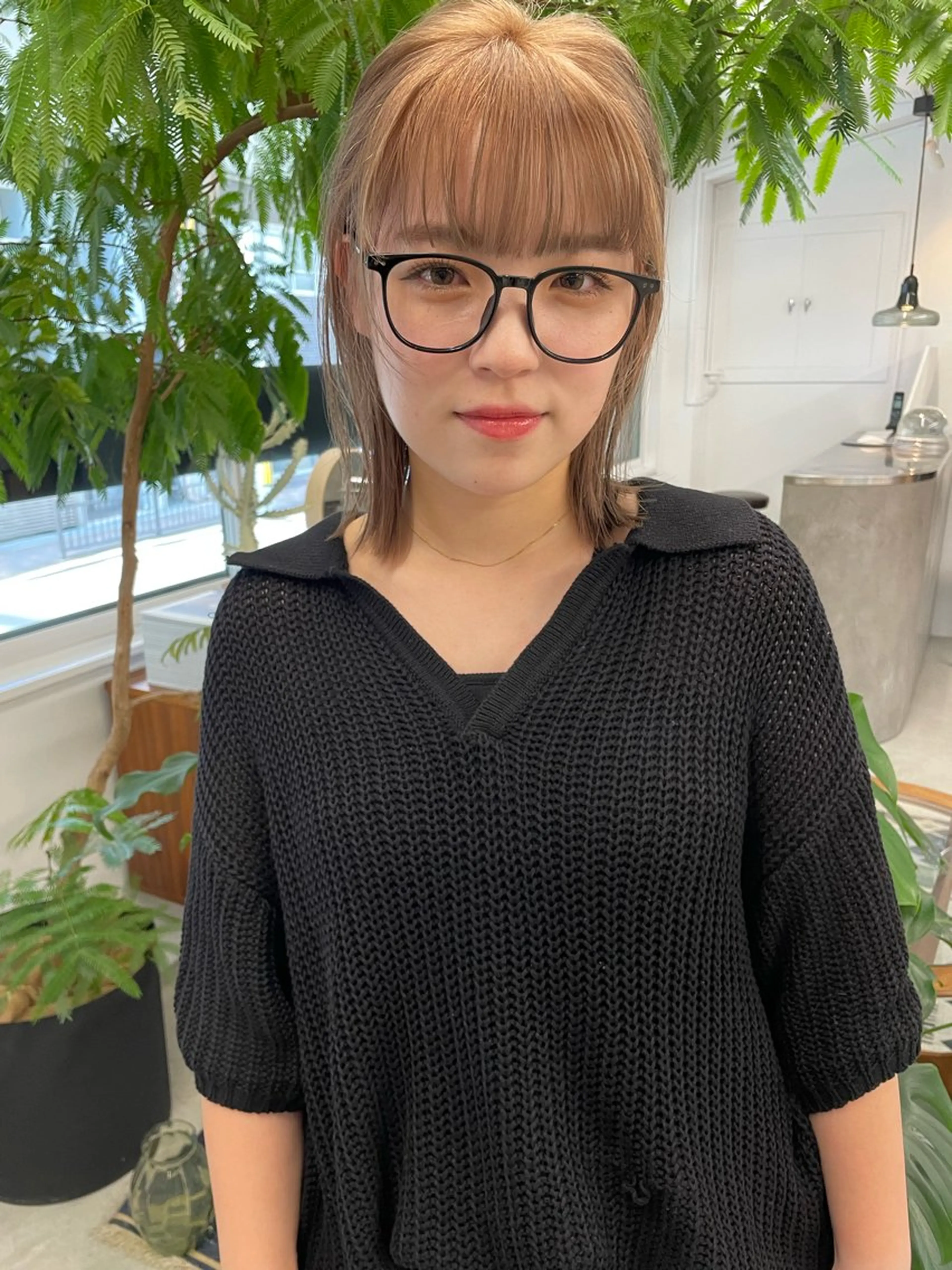 ミディアム オカモト ミユウのヘアスタイル