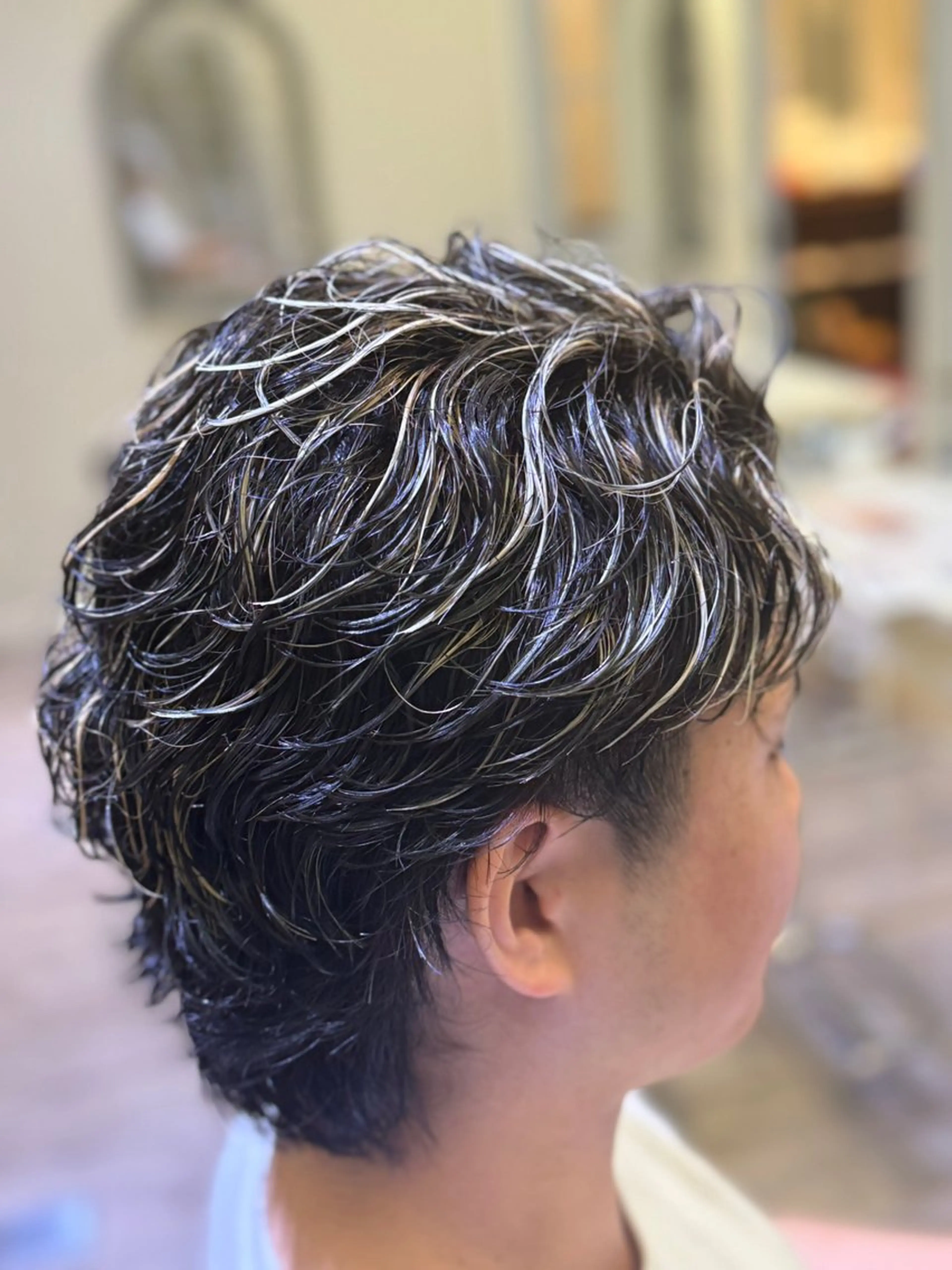 カラー メンズ メンズハイライト メンズパーマ ハイライトカラー カット ヘアカラー 小林 遥希のヘアスタイル