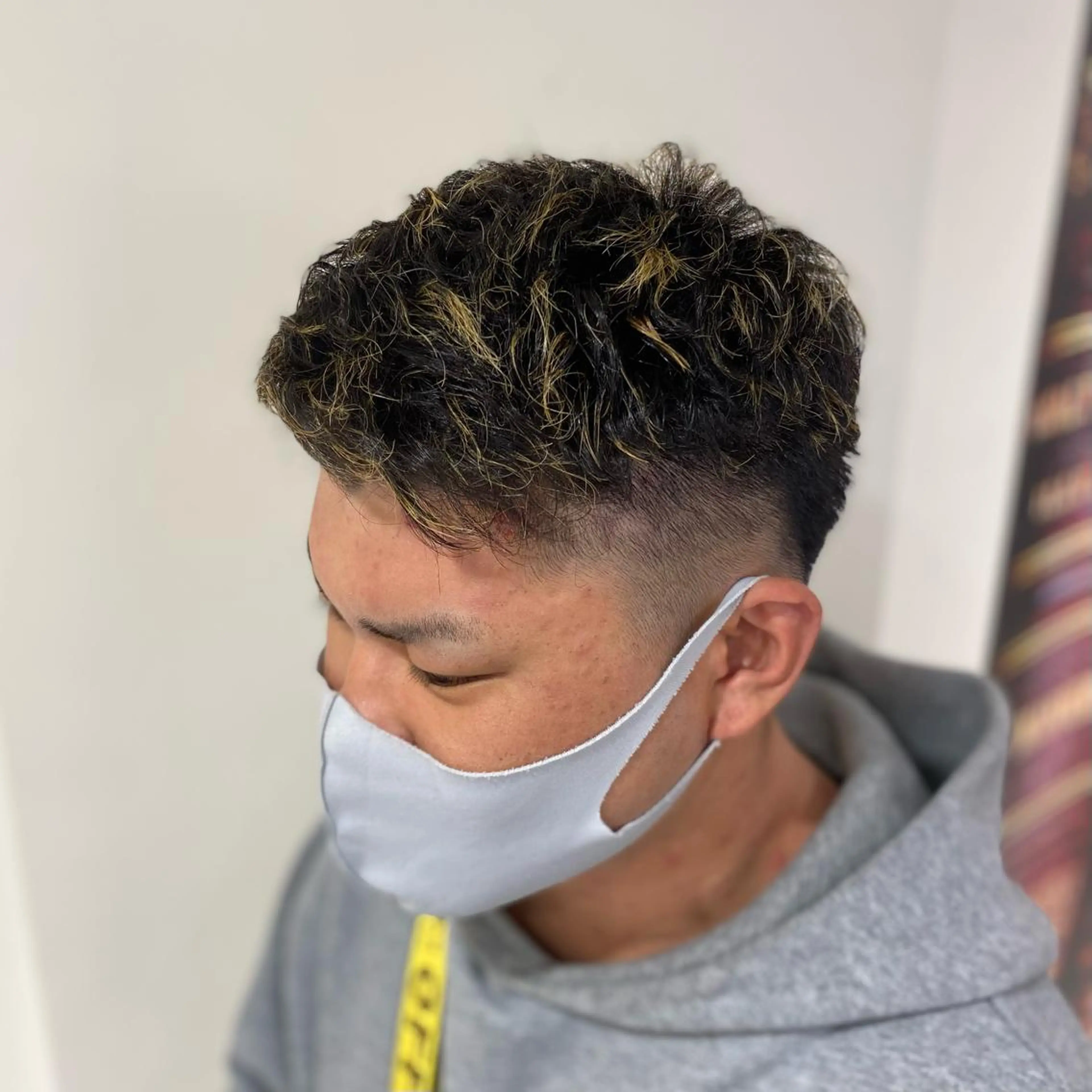 ショート カラー パーマ メンズ メンズハイライト ハイライトカラー ハイライト カット パーマ 橋本 琉磨のヘアスタイル