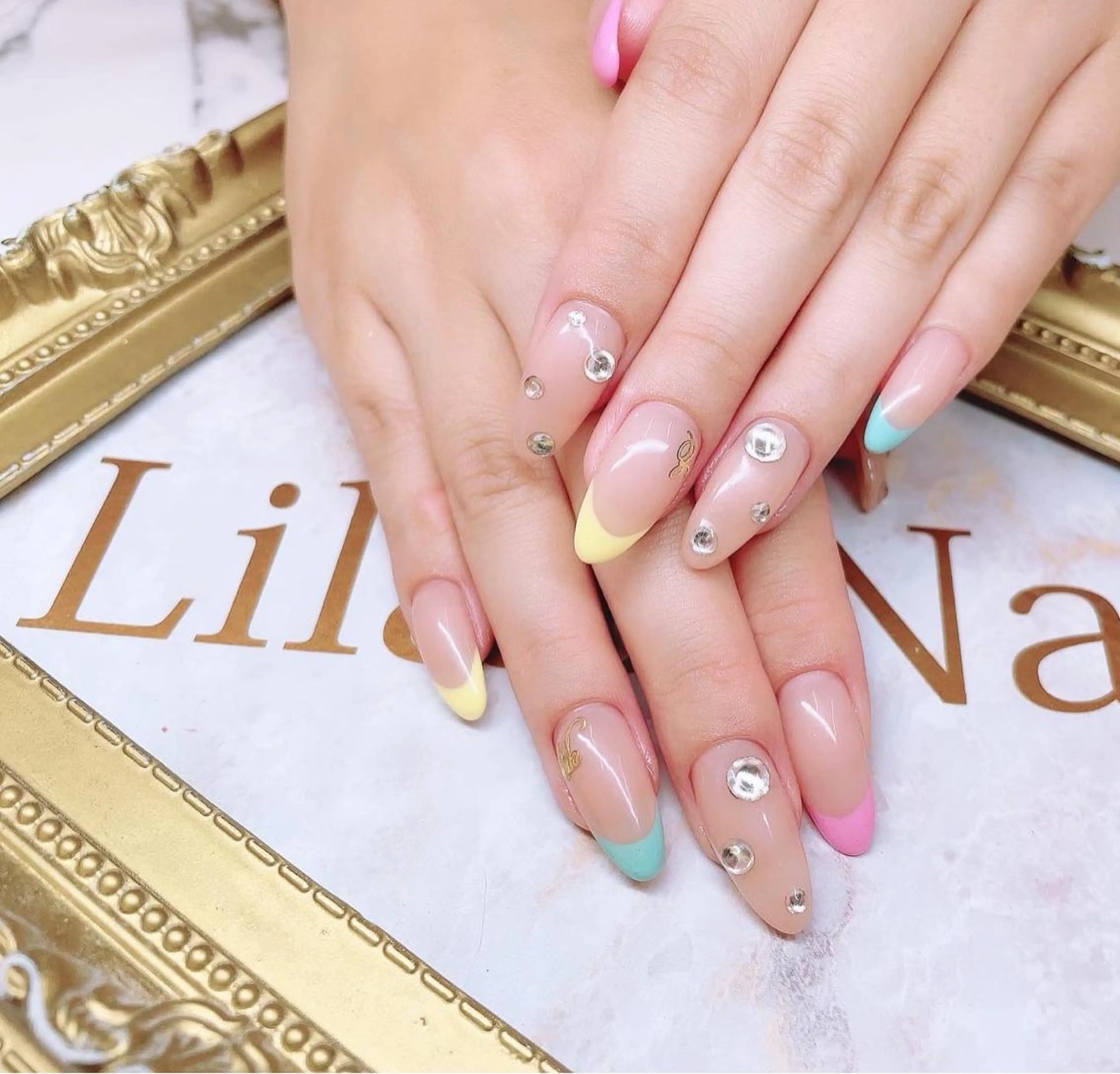 ネイル ボルドー フレンチネイル ジェルネイル ハードジェル キラキラネイル Lilas Nailのネイルデザイン