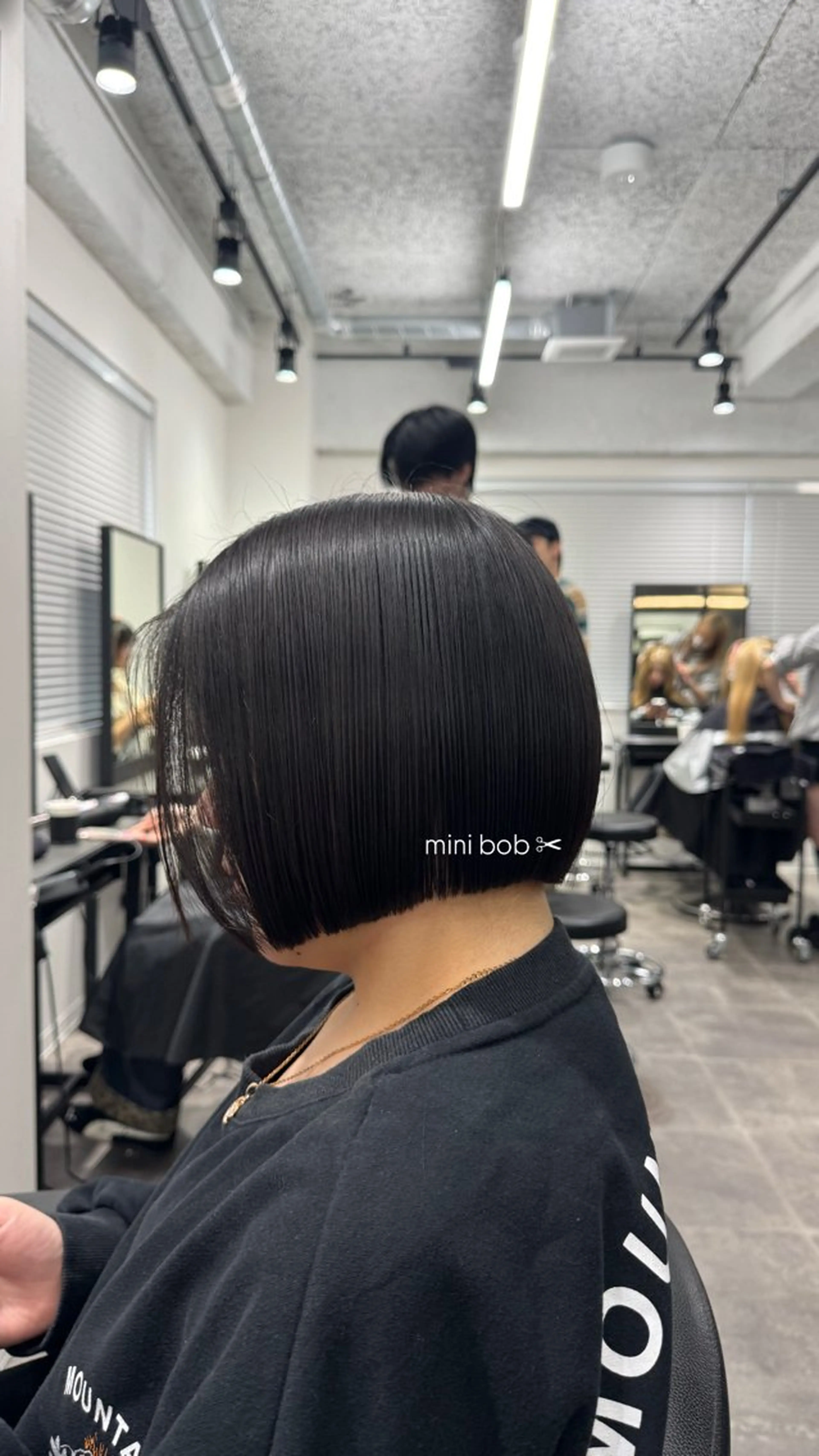 カラー Over hair_ misakiのヘアスタイル