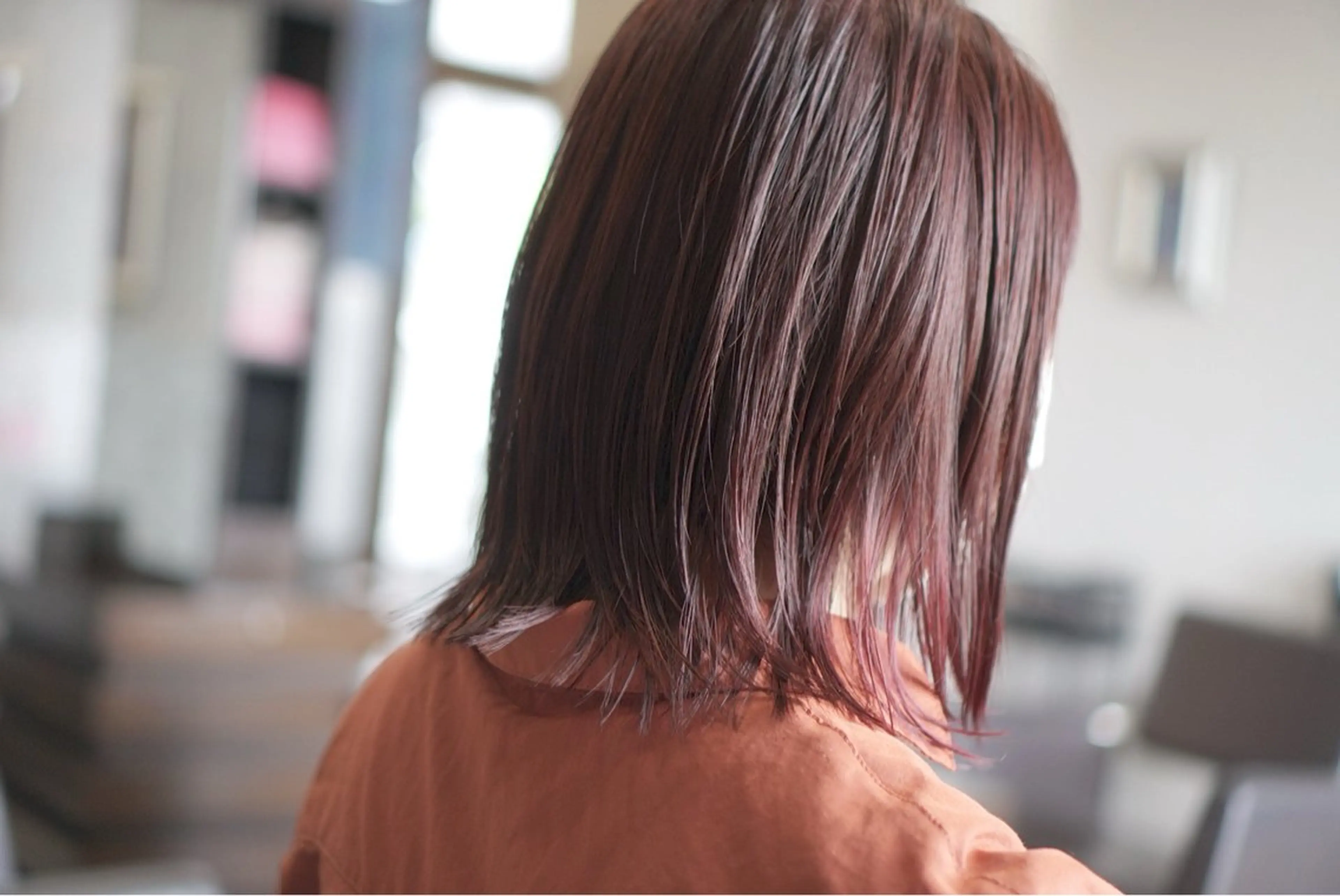 ミディアム カラー ブリーチ ブリーチなしカラー ピンクカラー 外ハネヘア 中島 剛のヘアスタイル