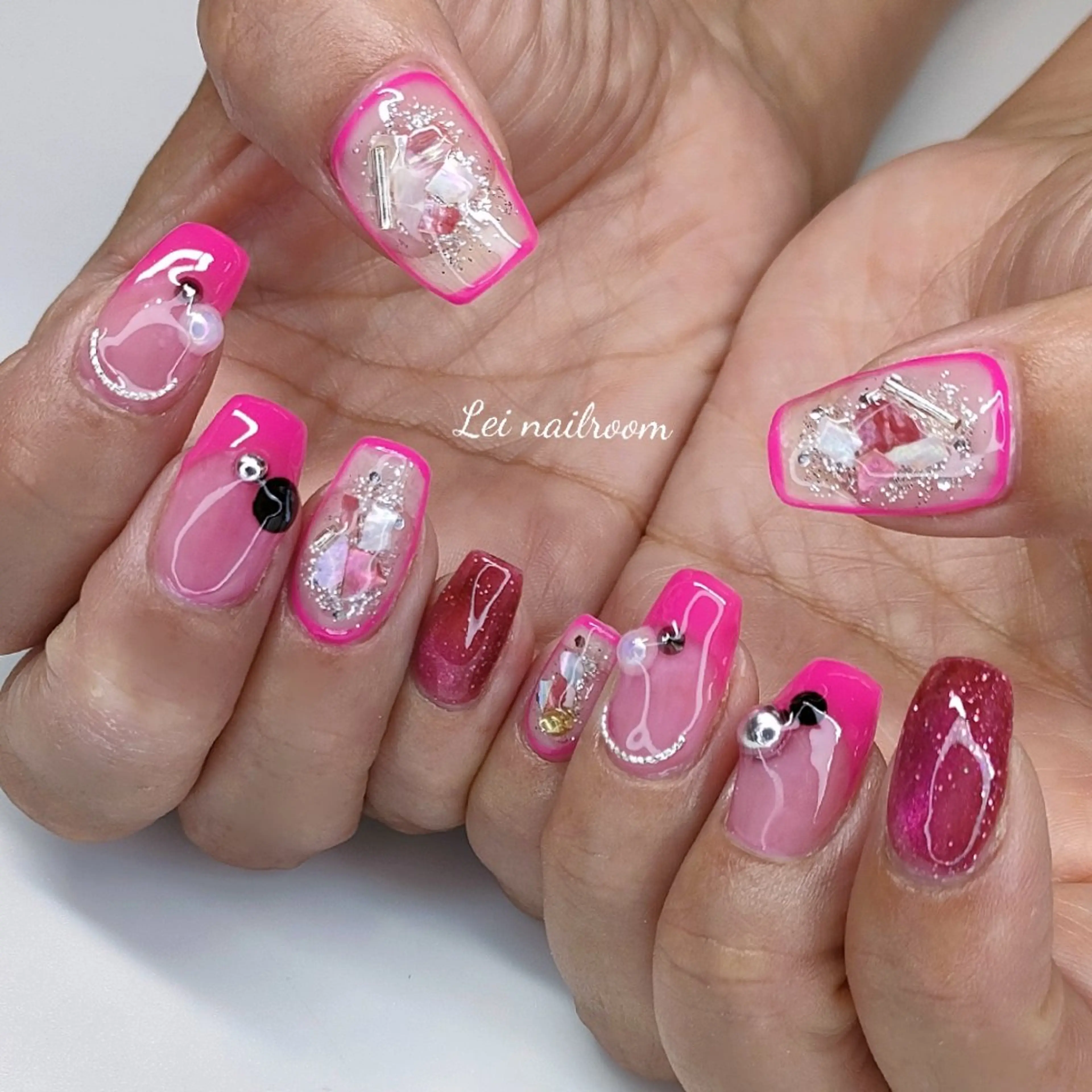 ネイル キラキラネイル ピンク lei🌼 nailroomのネイルデザイン