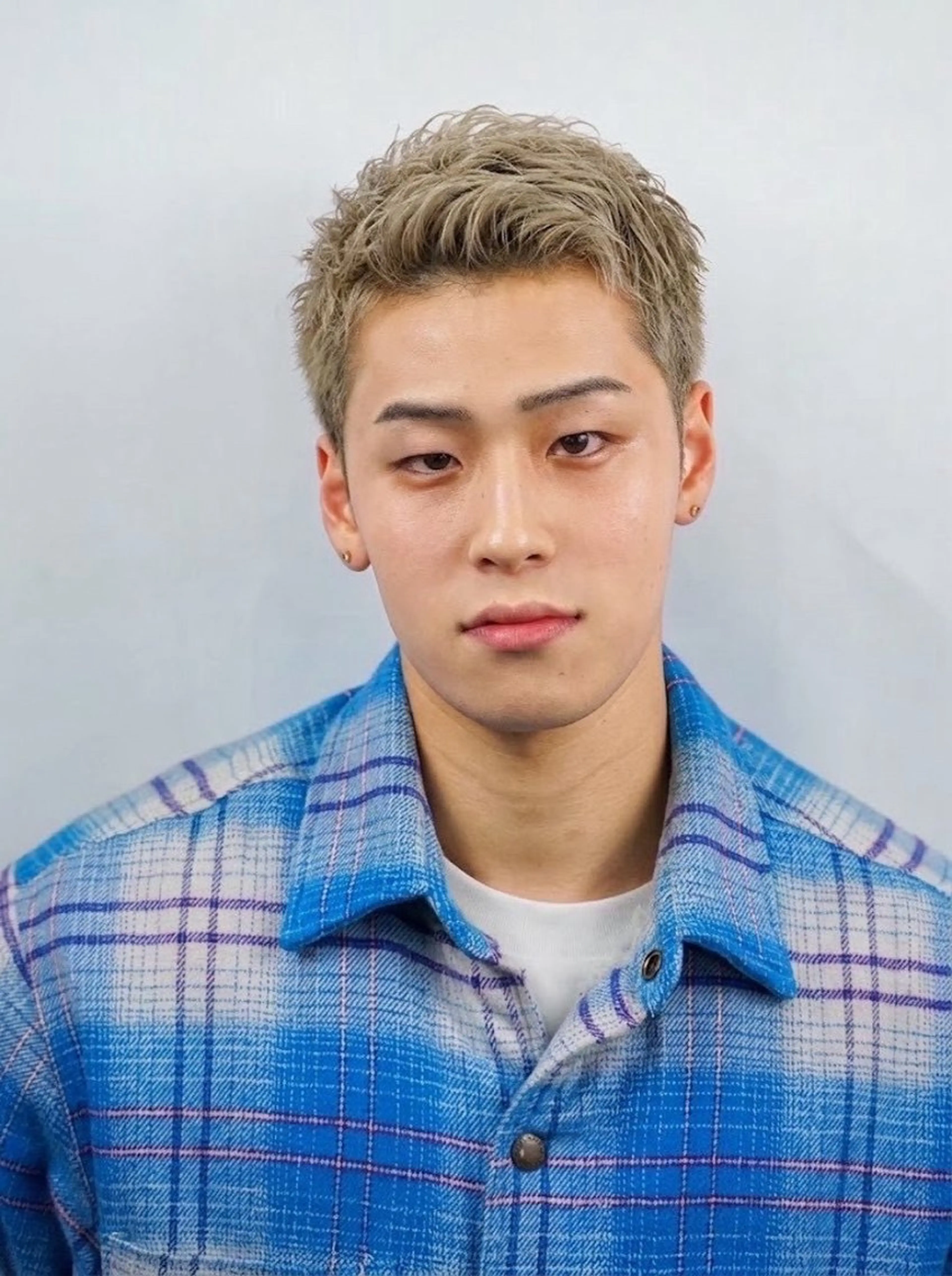 ショート メンズ メンズハイトーン メンズショート スパイキーショート ショートヘア 佐藤 賢楽のヘアスタイル