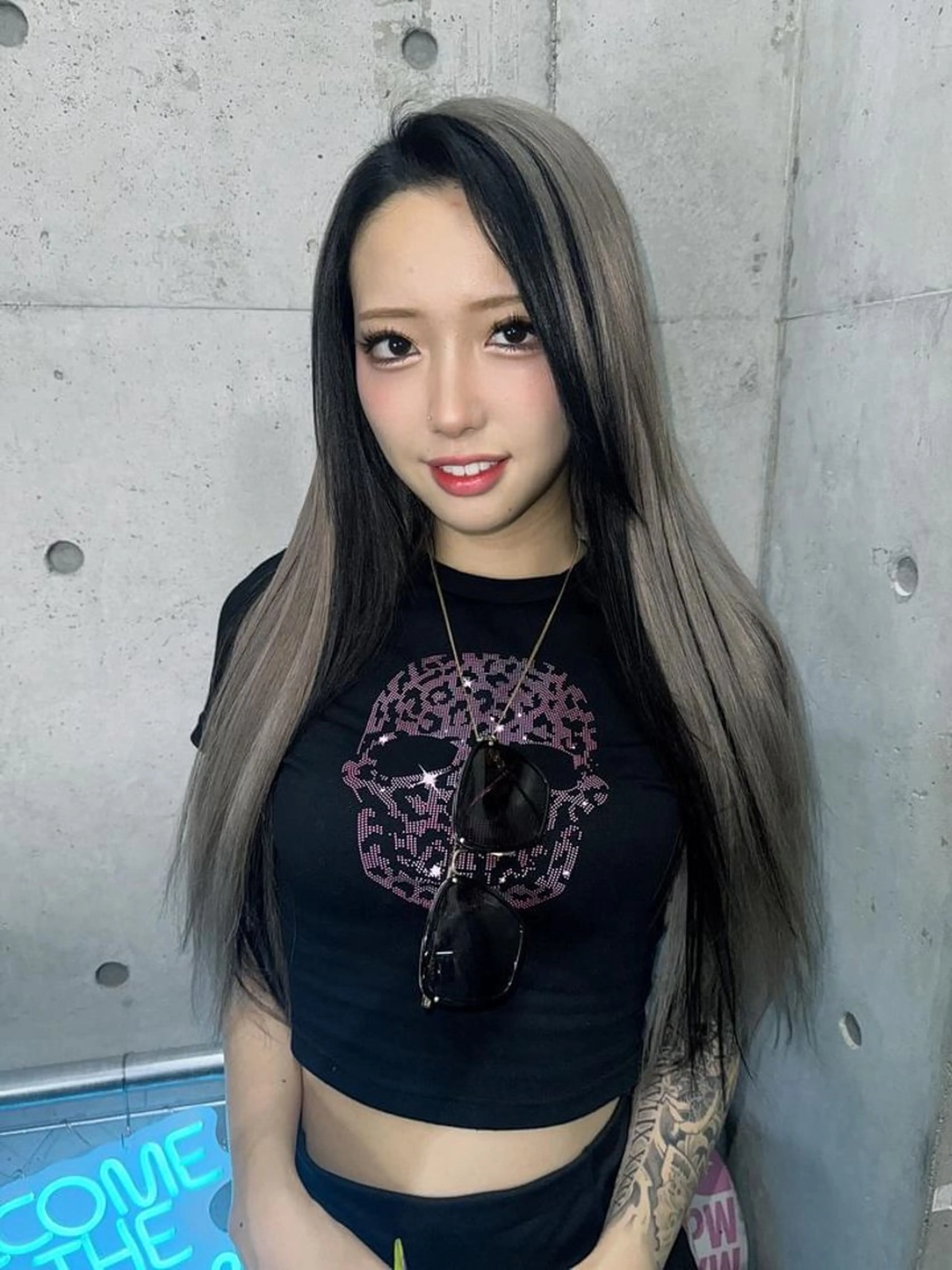 ロング カラー ミストバング  フェイスフレーミング ホワイト&レイヤーカ ットエクステ長畠俊輔のヘアスタイル