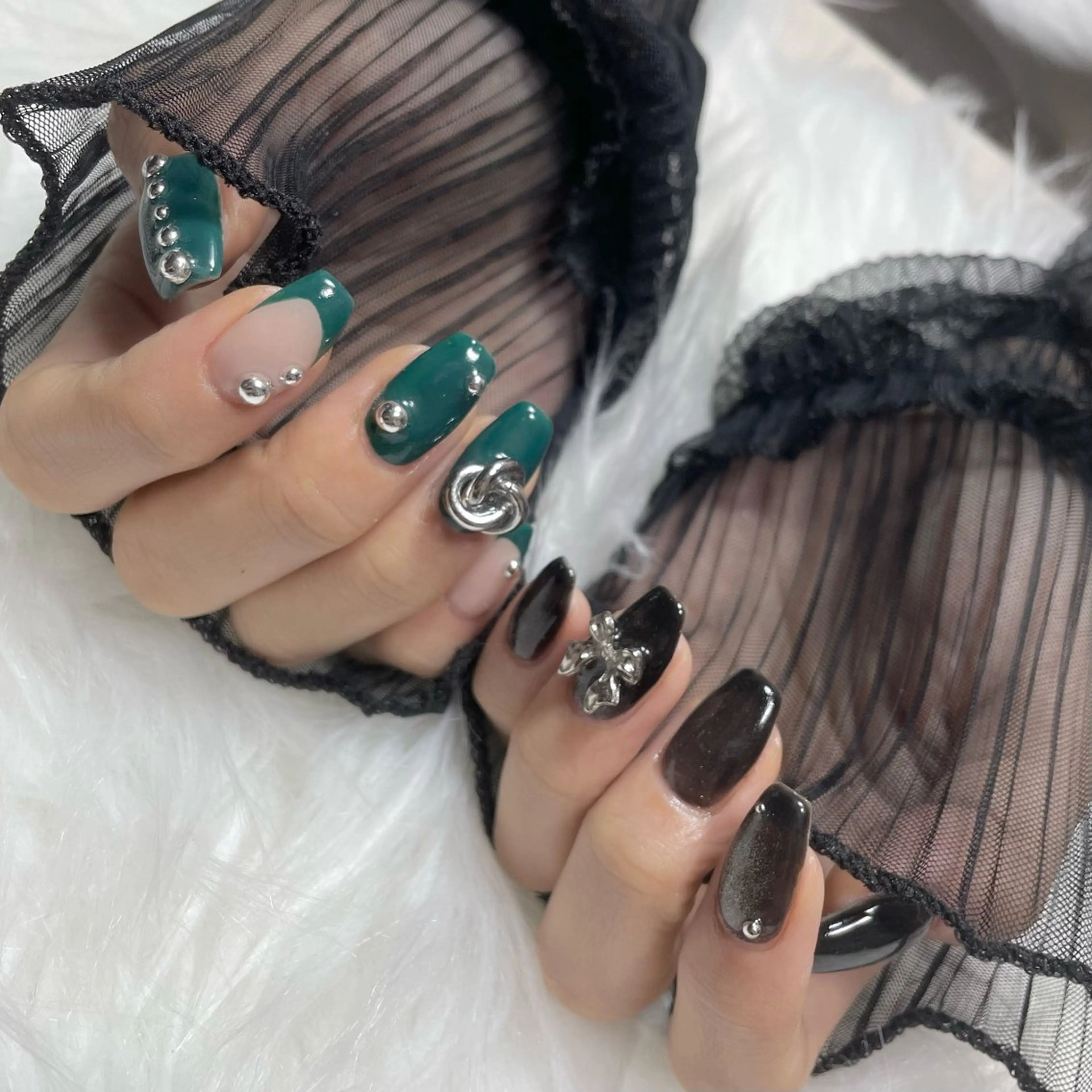 ネイル フレンチネイル グリーン 冬ネイル クリスマス h's dazz harukaのネイルデザイン