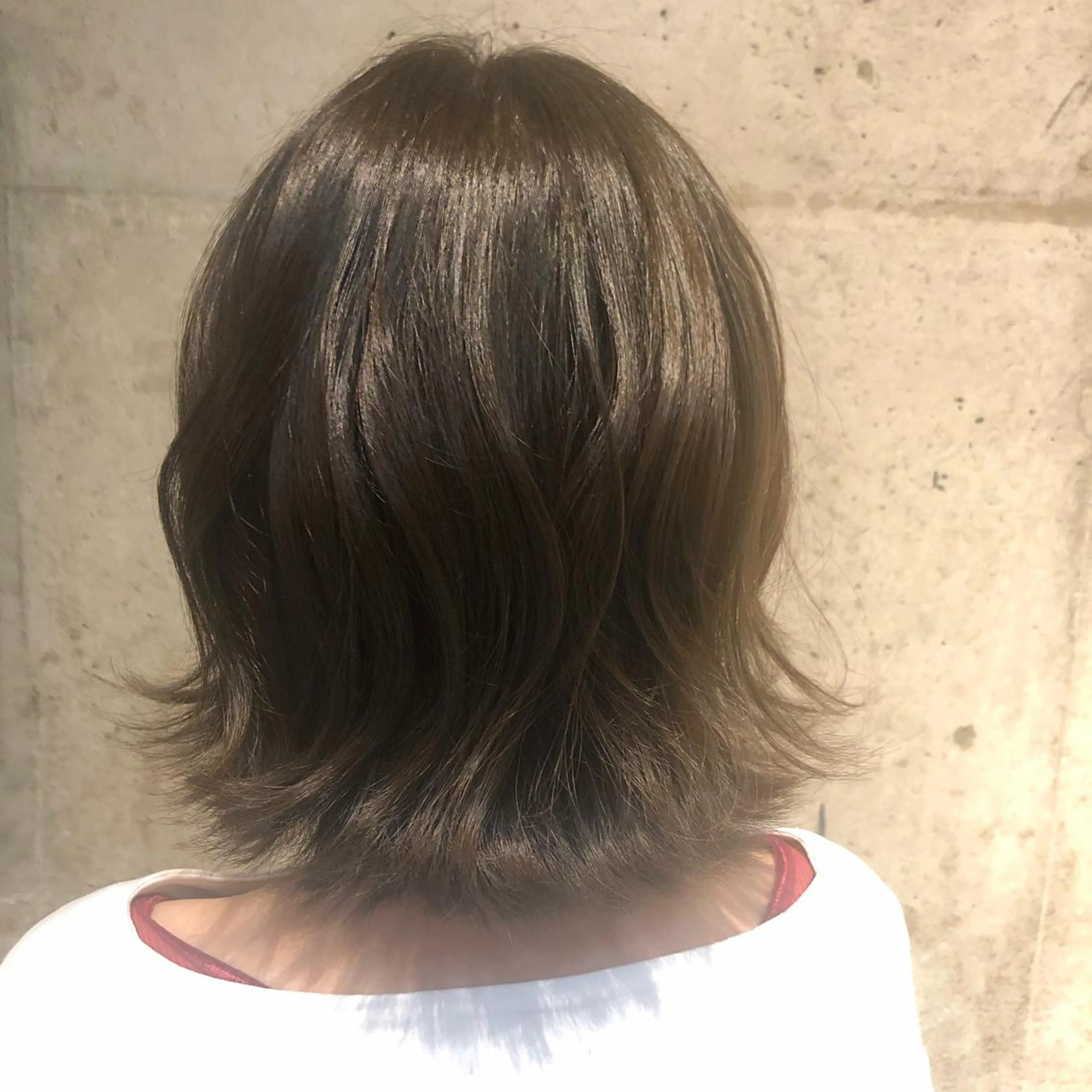 ミディアム カラー やすだ しおりのエステ・リラクイメージ