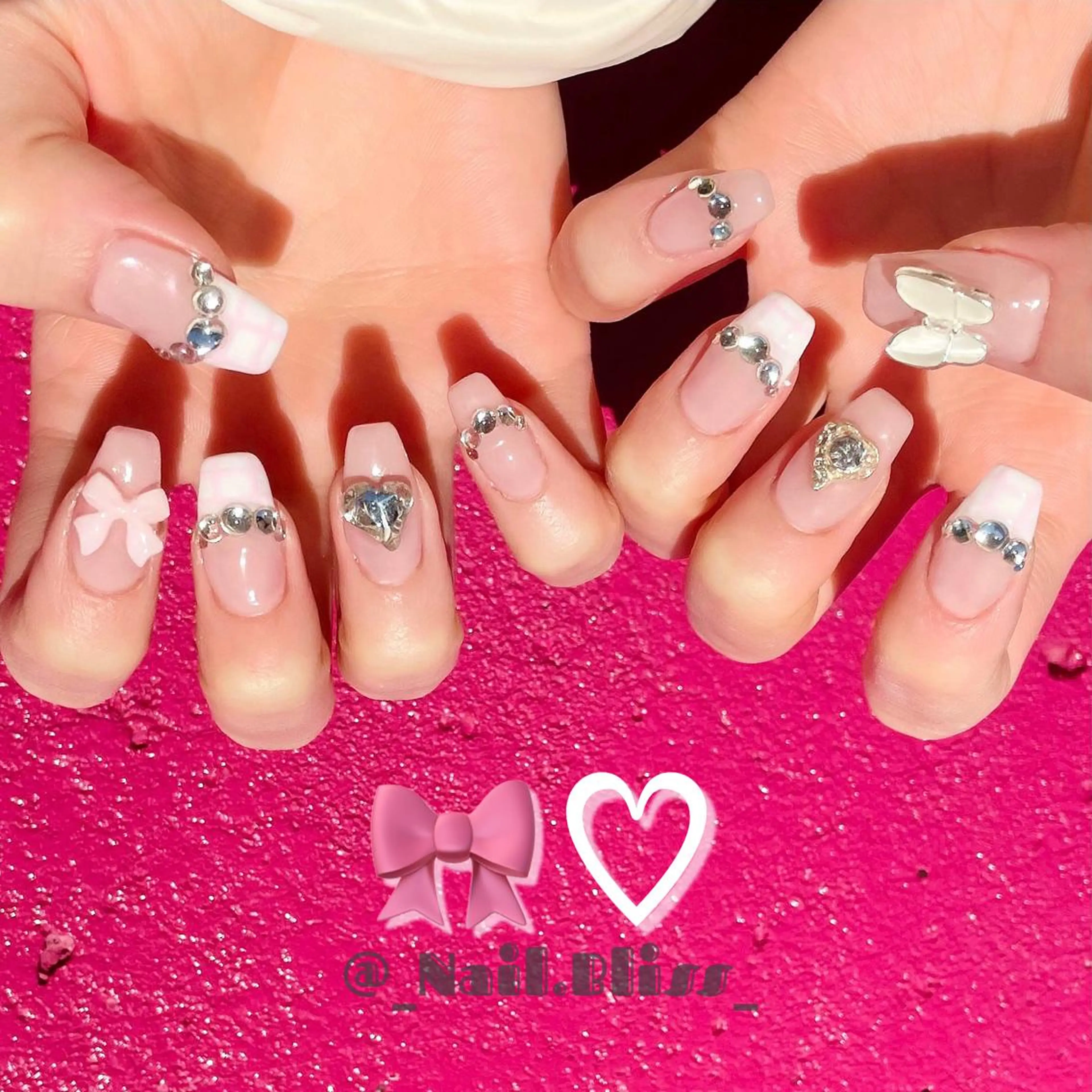 ネイル ガーリー ハンドネイル NAIL BLISSのネイルデザイン