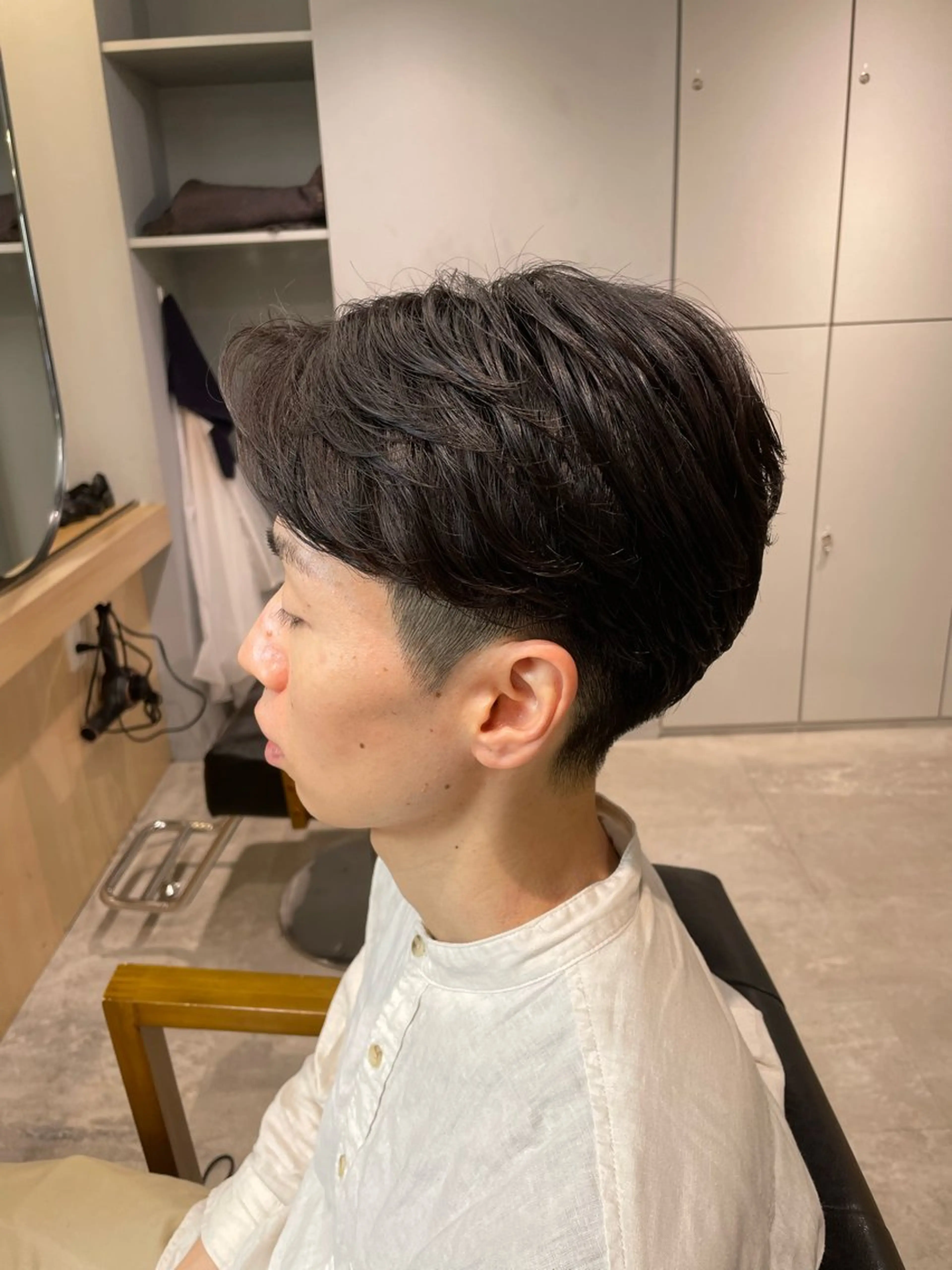 ショート パーマ メンズ メンズパーマ ニュアンスパーマ カット パーマ マエダ リョウのヘアスタイル