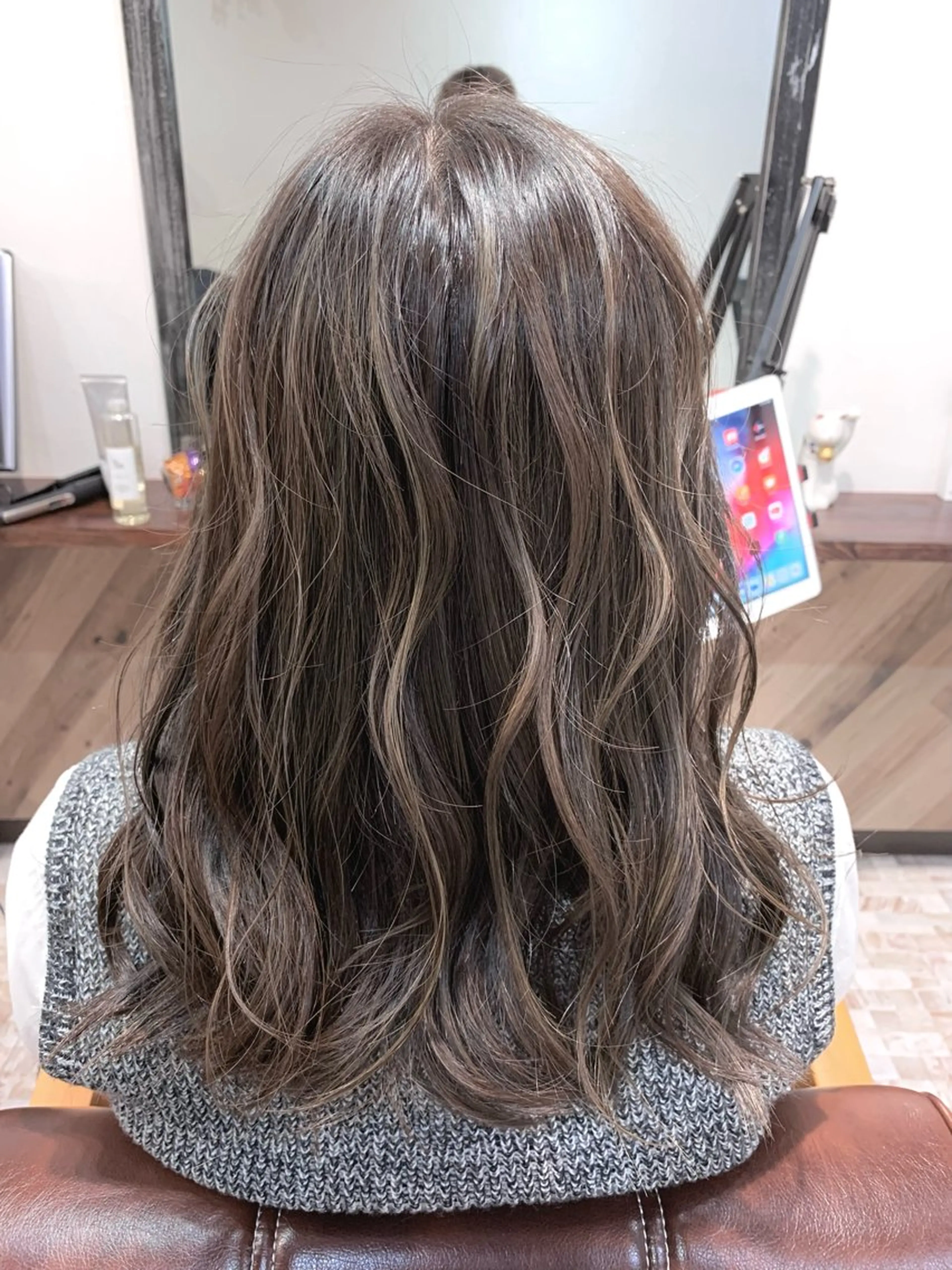 ✨1番人気✨カット & ハイライトカラーの写真