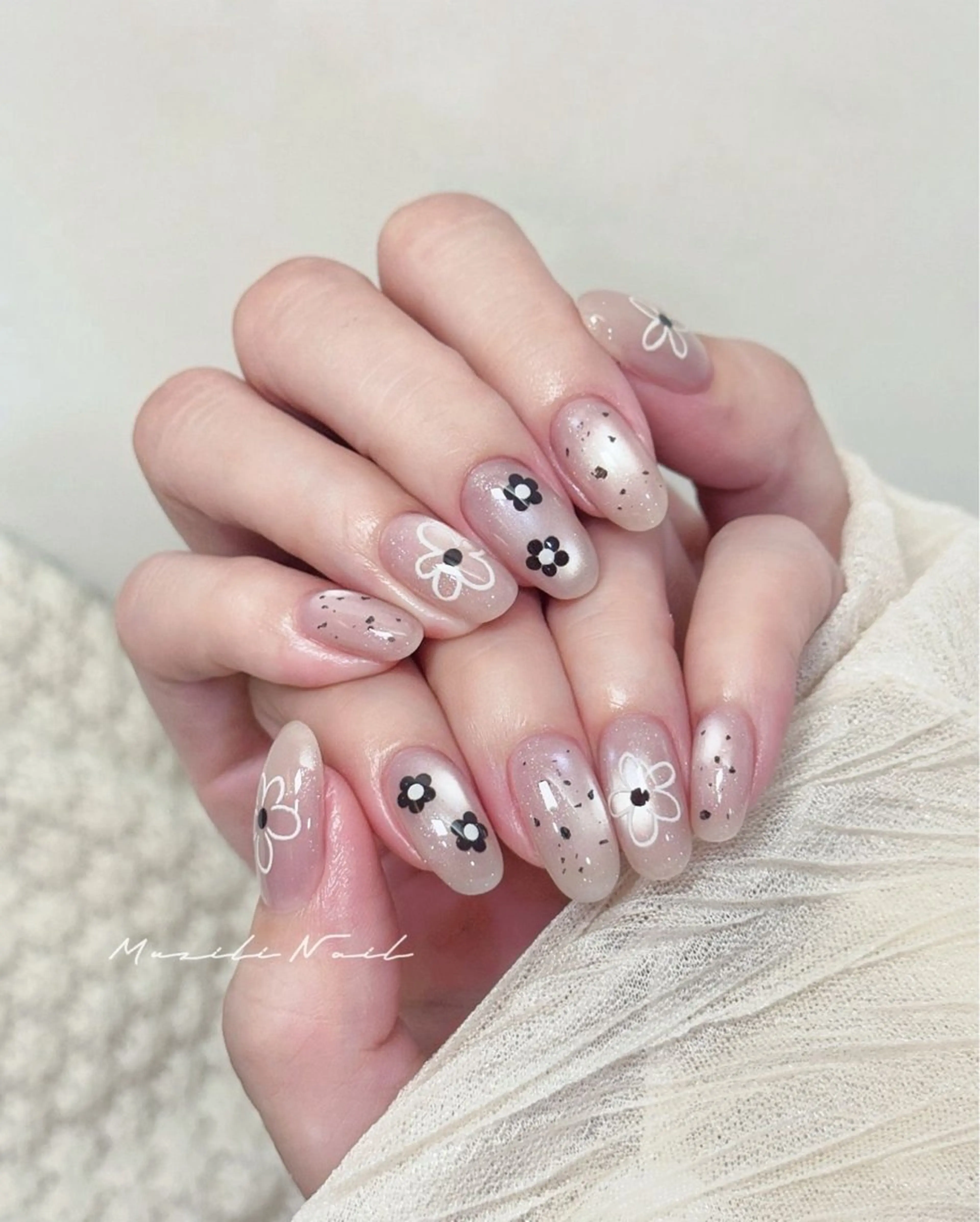 ネイル チークネイル フットネイル フレンチネイル グラデーション 韓国ネイル ハンドネイル harari ri..のネイルデザイン