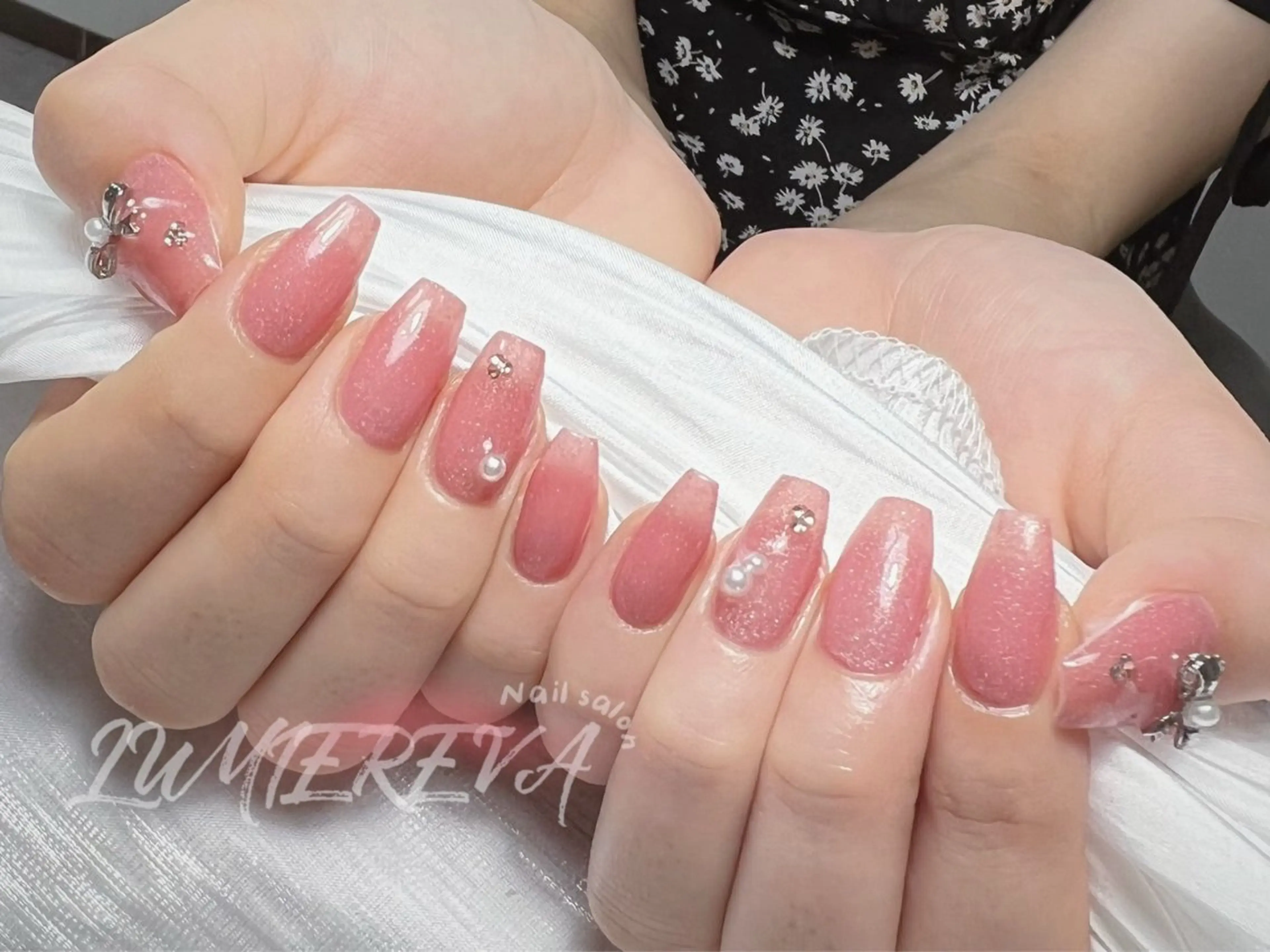 ネイル オーロラネイル 長さ出し ジェルネイル 氷ネイル・うるうるネイル 韓国ネイル ハンドネイル Lumiereva nail salonのネイルデザイン