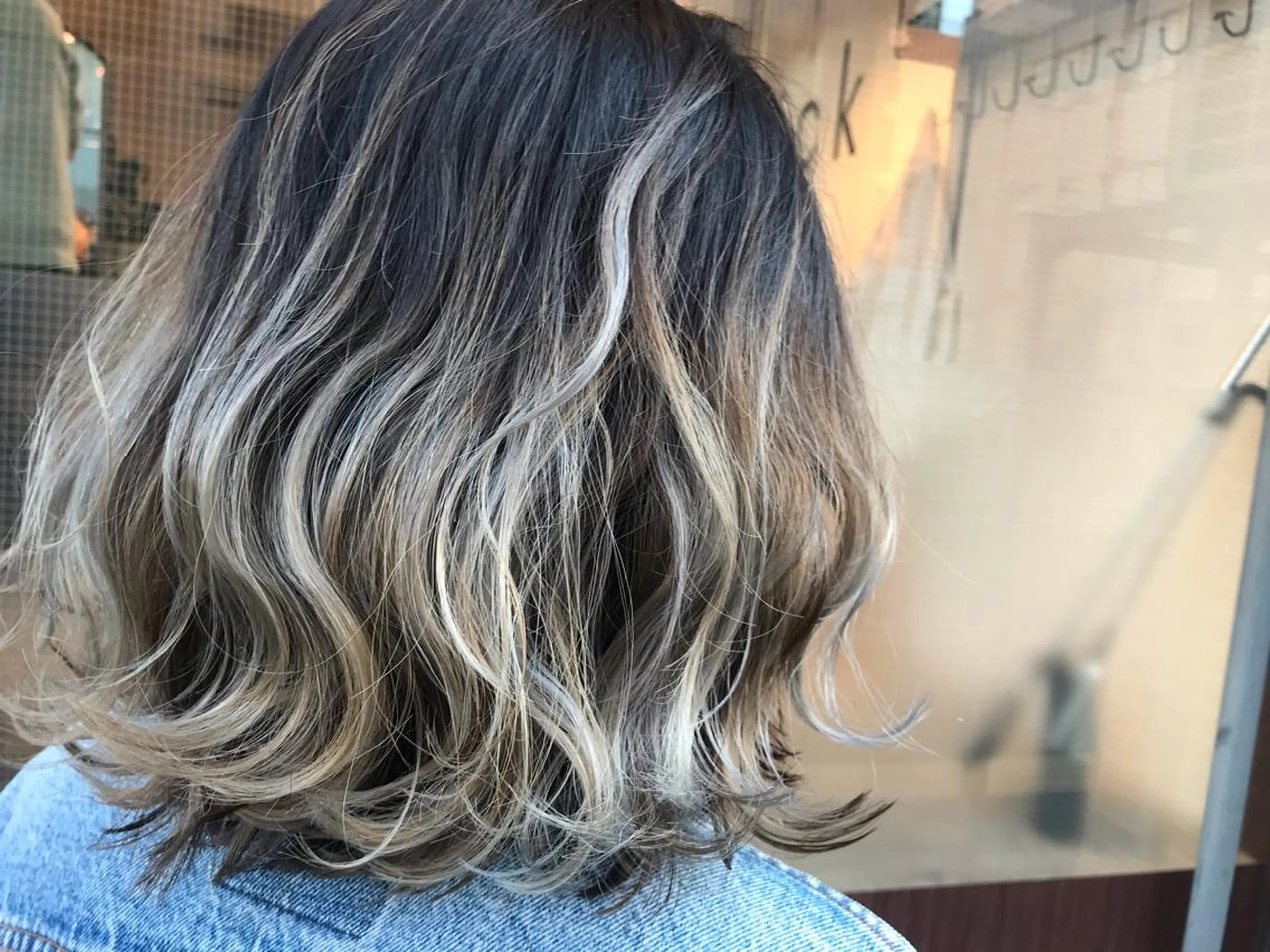 ミディアム カット ヘアカラー ショートスタイル /tomo.のヘアスタイル