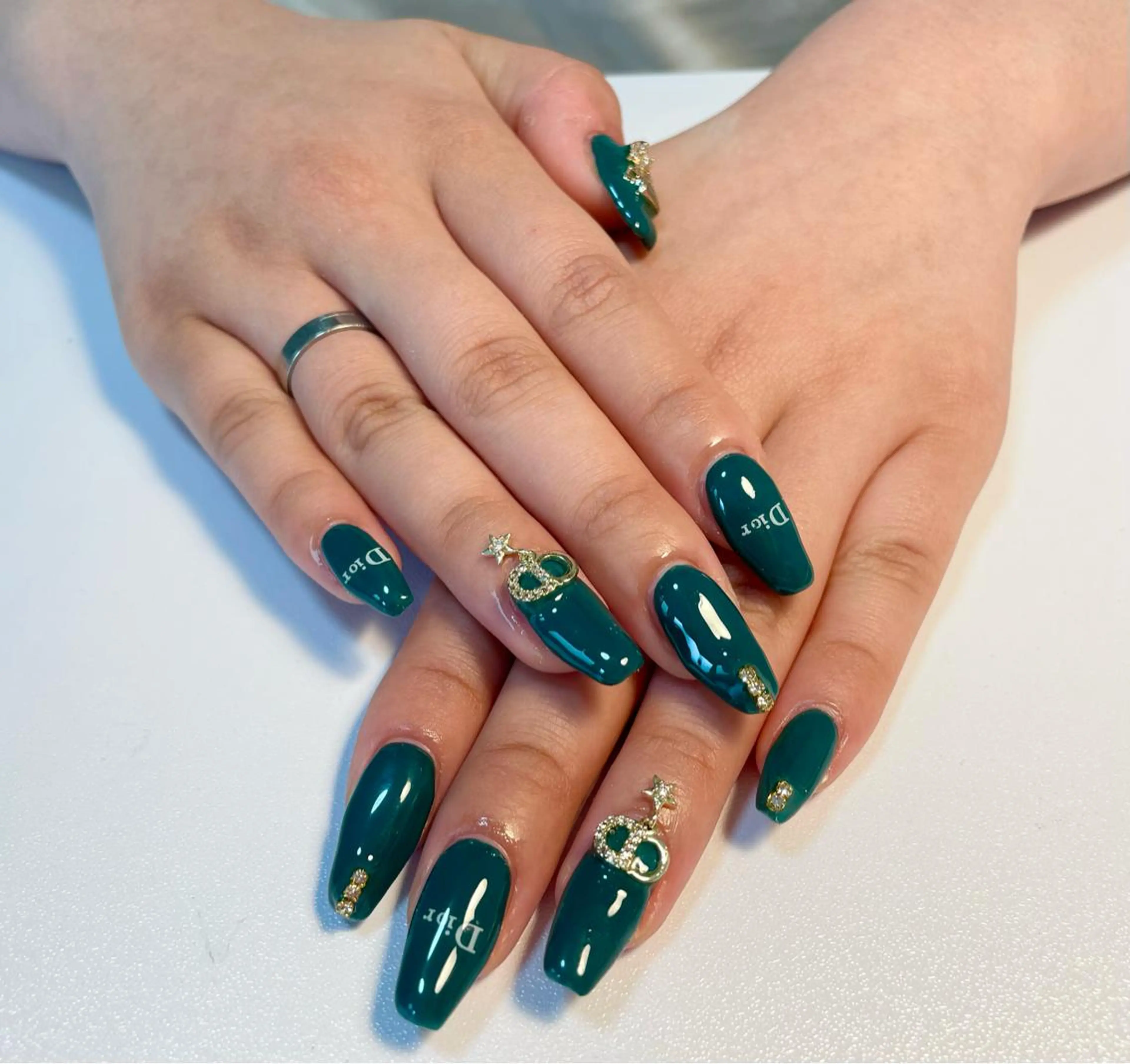 ネイル ハンドネイル adorable 〈Kurumi〉のネイルデザイン