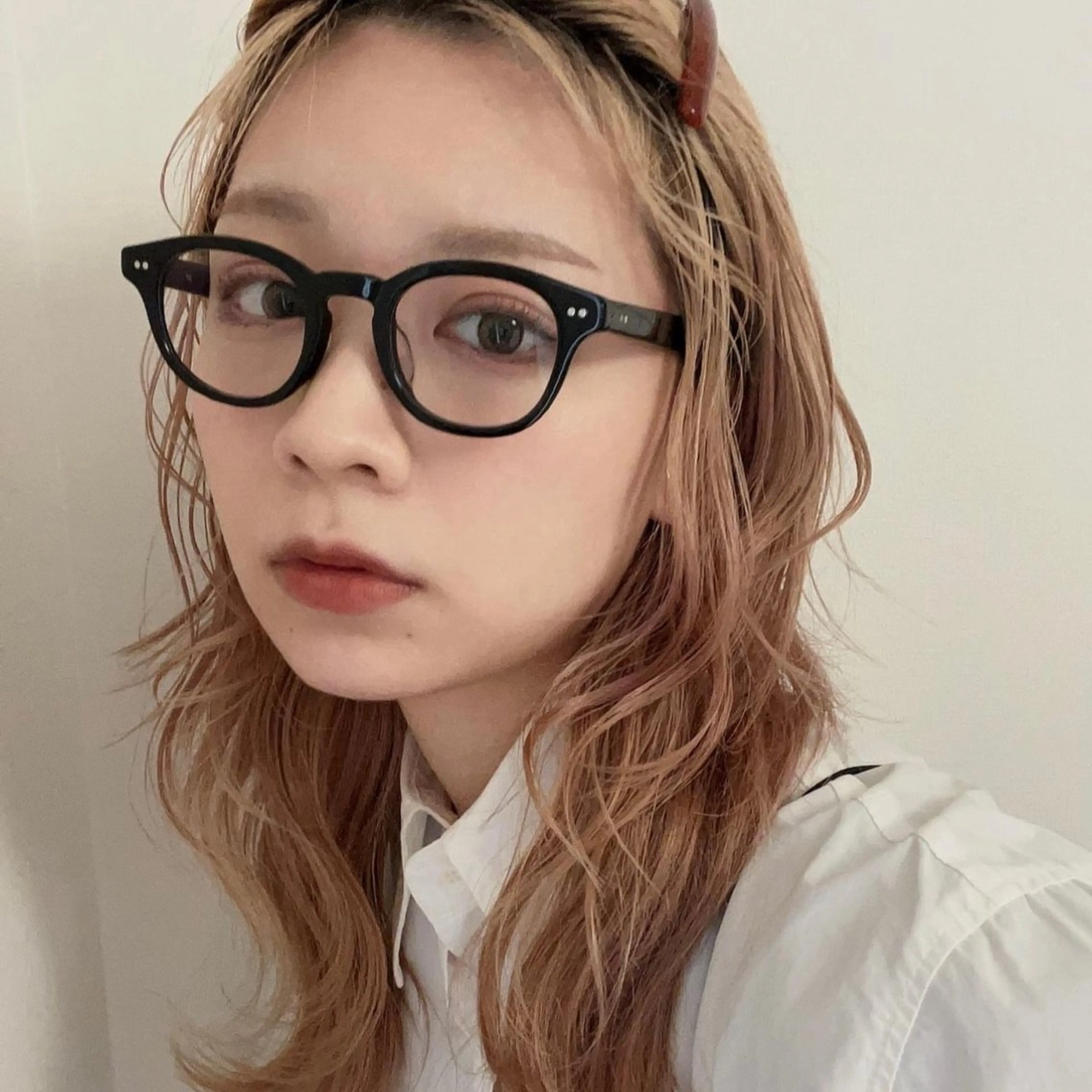 セミロング カラー ベージュカラー デザインカラー ダブルカラー ハイトーンカラー イルミナカラー カット ヘアカラー トリートメント ボブ/ダブルカラー 縮毛矯正/支持多数のヘアスタイル