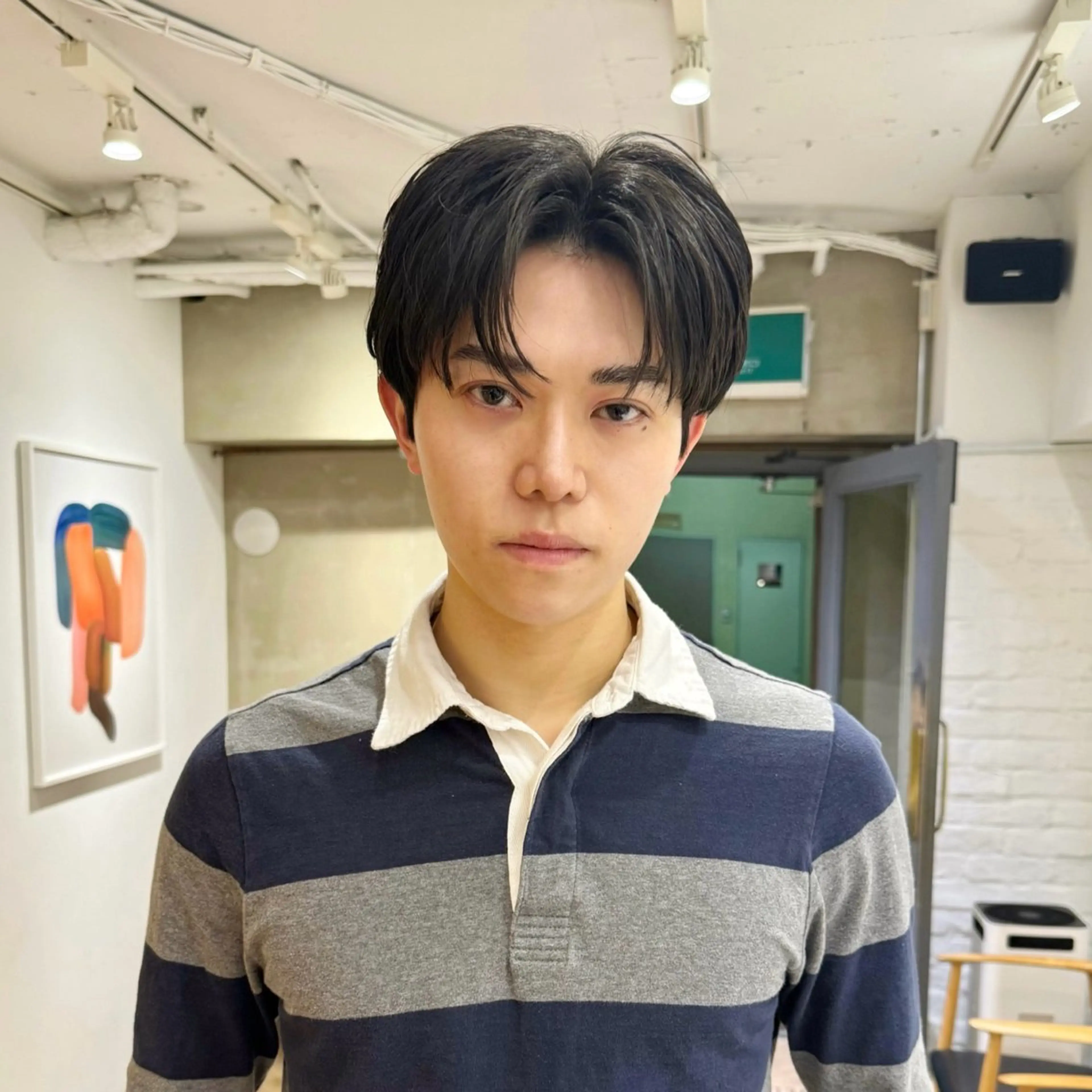 ショート パーマ メンズ センターパート ダウンパーマ フェザーパーマ メンズパーマ スパイキーショート カット センターパート 田形清流のヘアスタイル