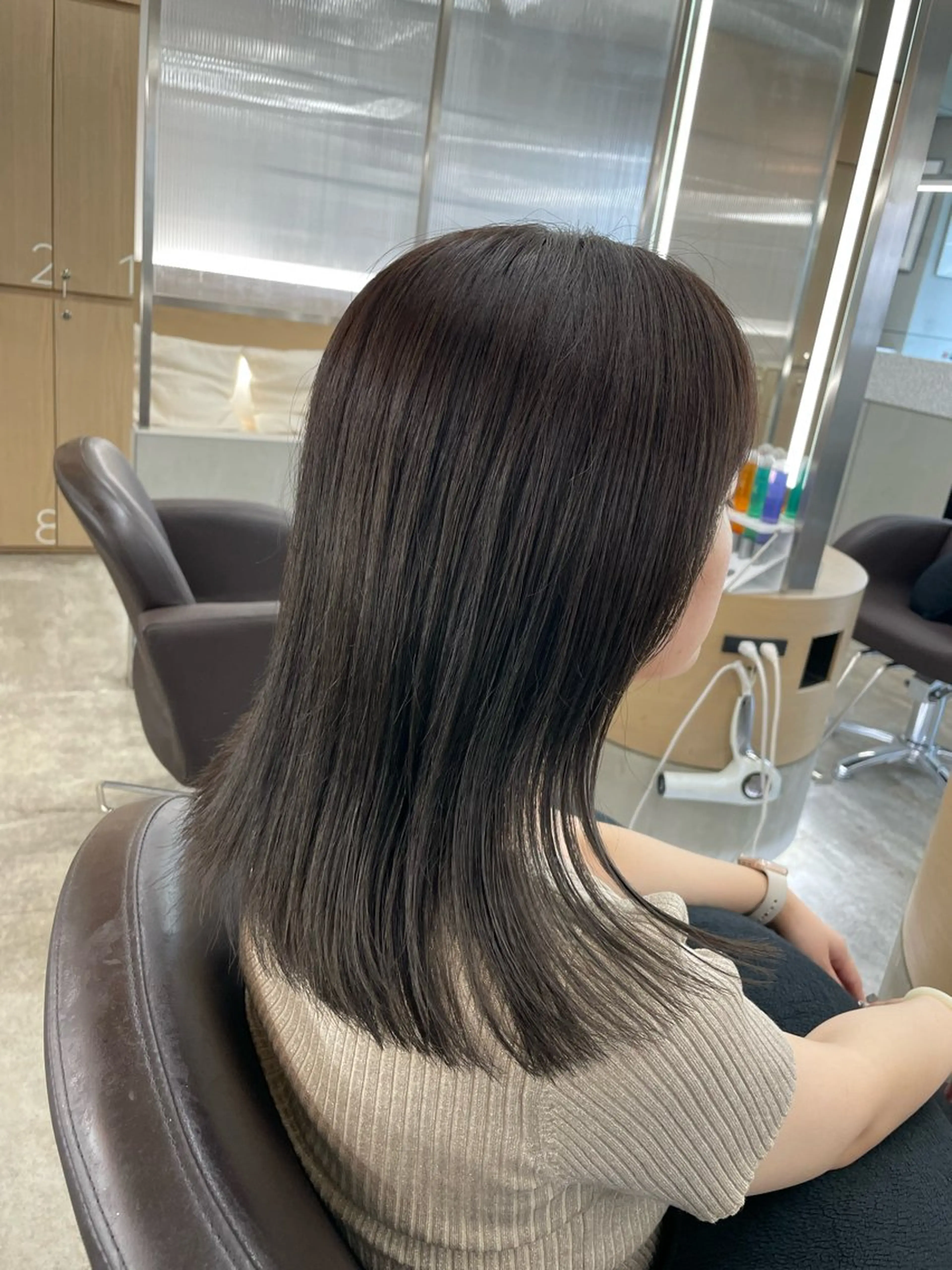 ミディアム カラー ブリーチ ブリーチなしカラー カット パーマ レイヤー×髪質改善 ×透明感/杉田 圭のヘアスタイル