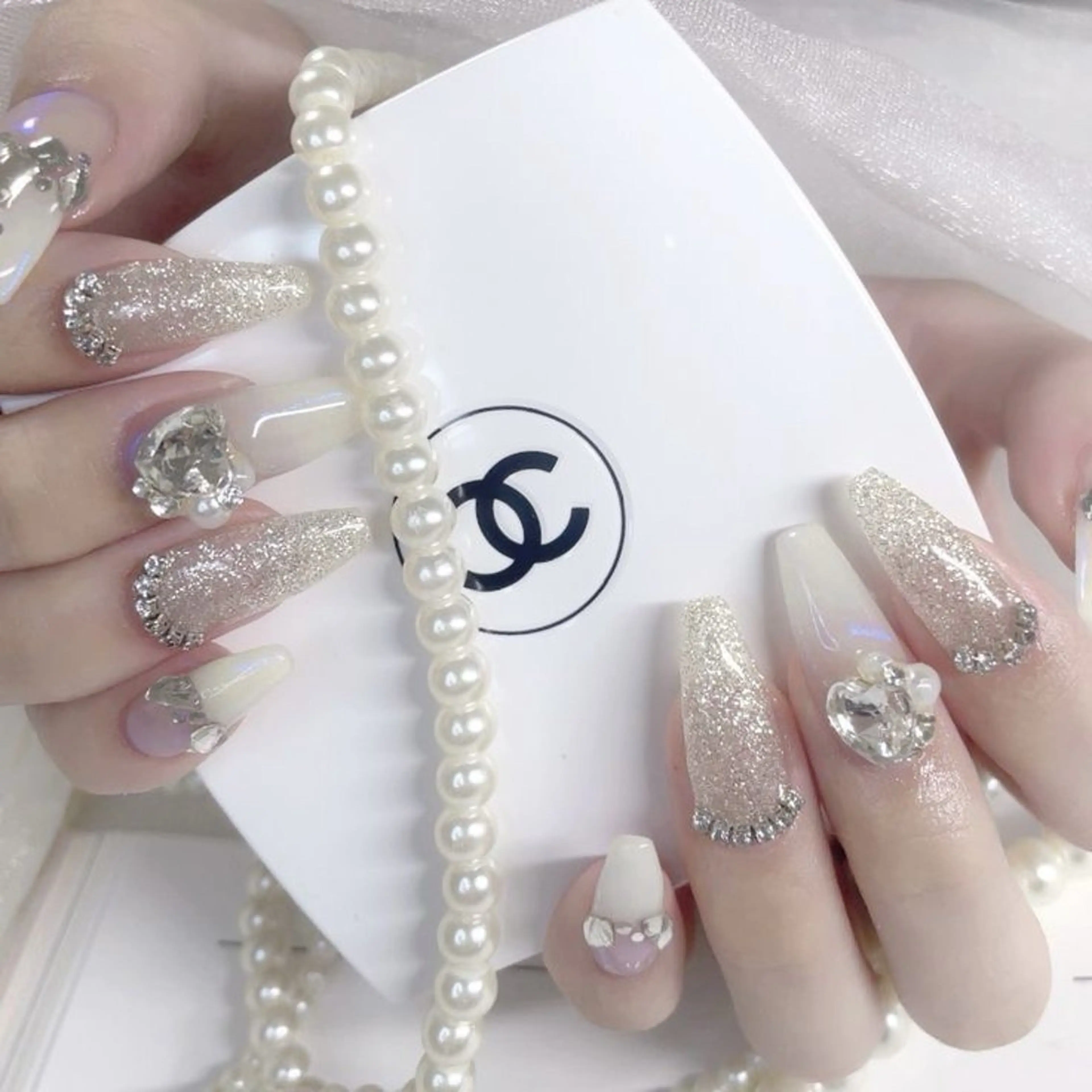 ネイル フレンチネイル ジェルネイル キラキラネイル 韓国ネイル マグネットネイル Julli NailStudioのネイルデザイン