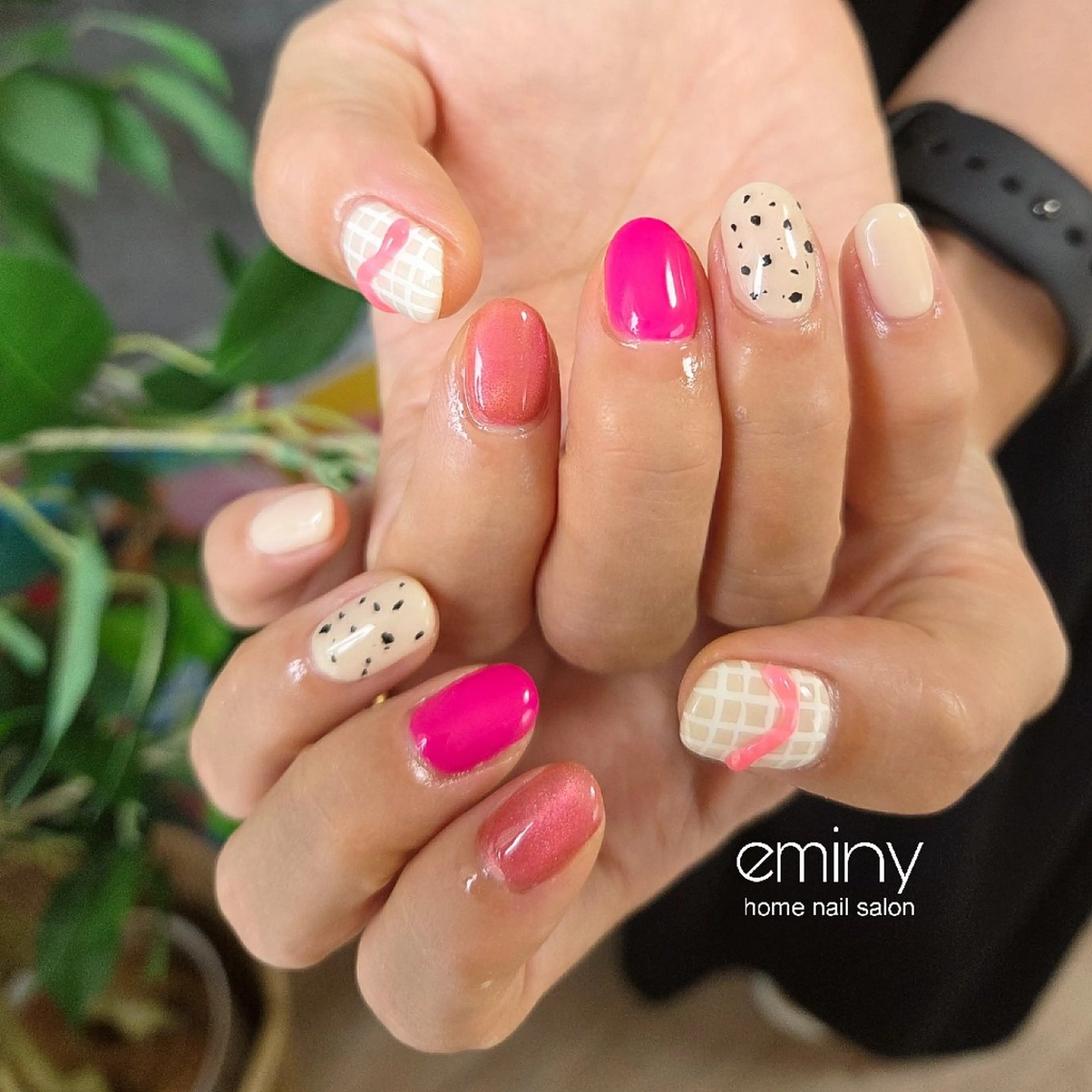 ネイル ジェルネイル キラキラネイル 韓国ネイル ピンク ぷっくりネイル ハンドネイル nail salon  eminyのネイルデザイン