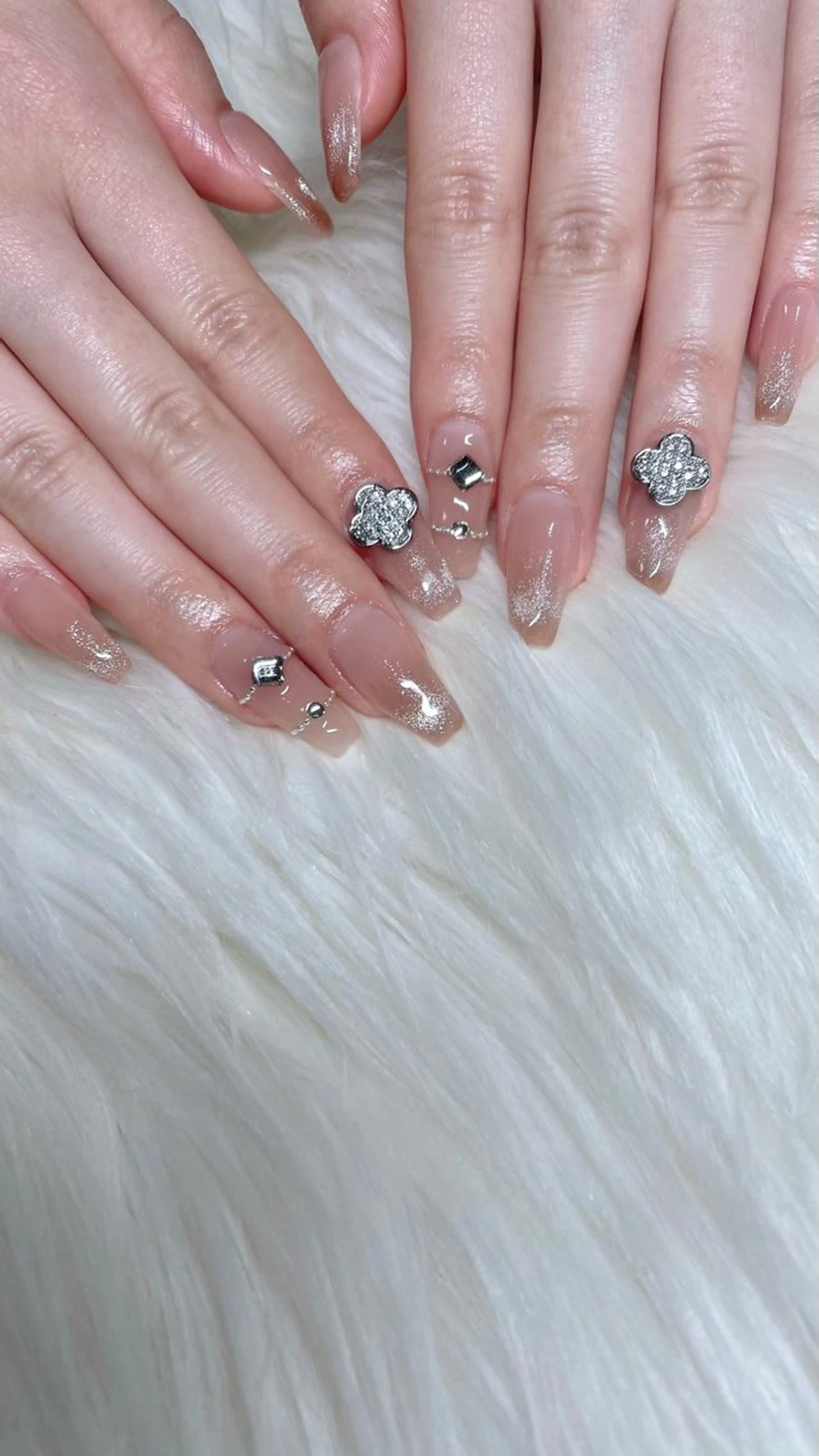 ネイル ハンドネイル Sii nail 🤍SAKIのネイルデザイン