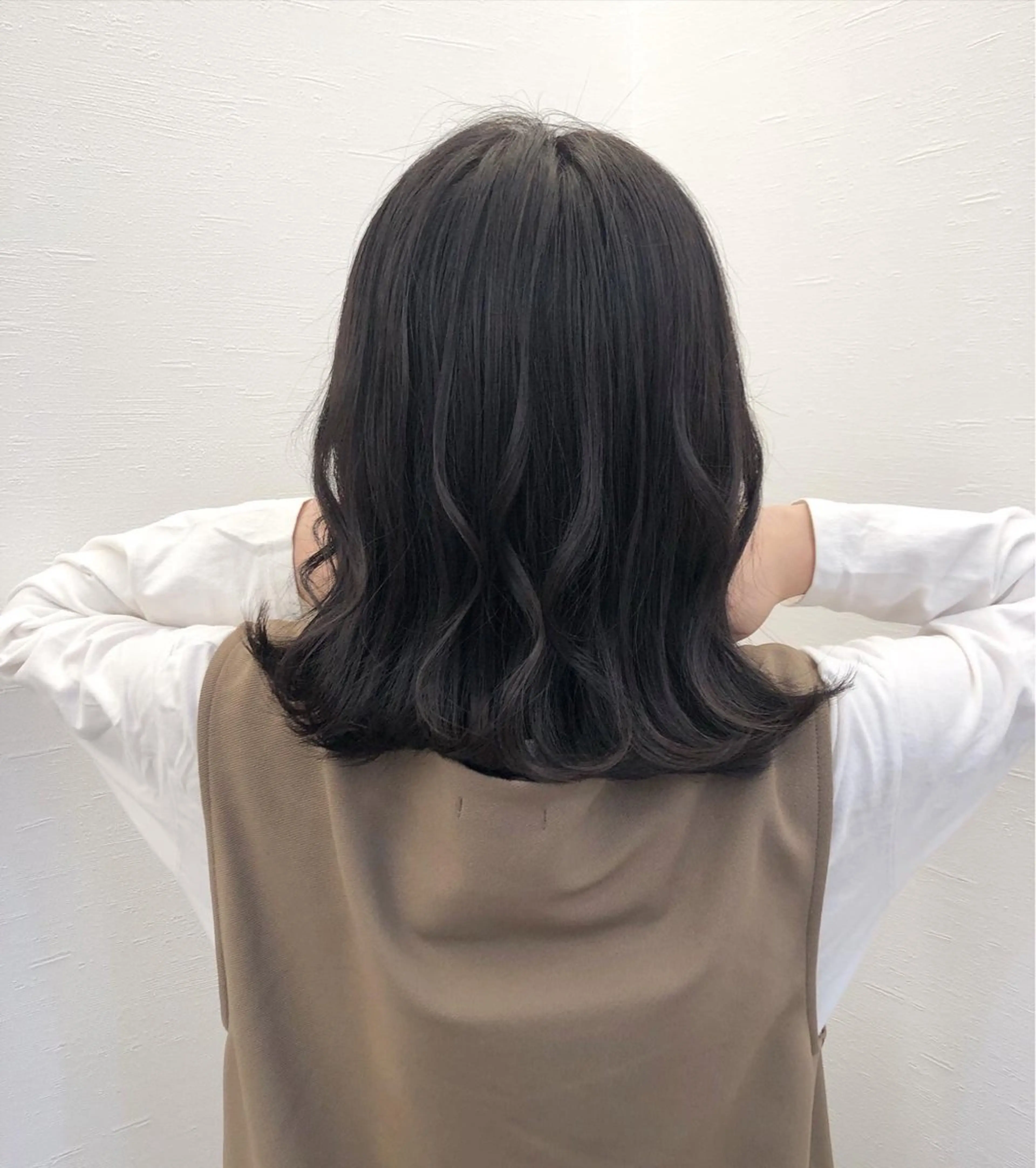 ミディアム ツノガイ エリのヘアスタイル