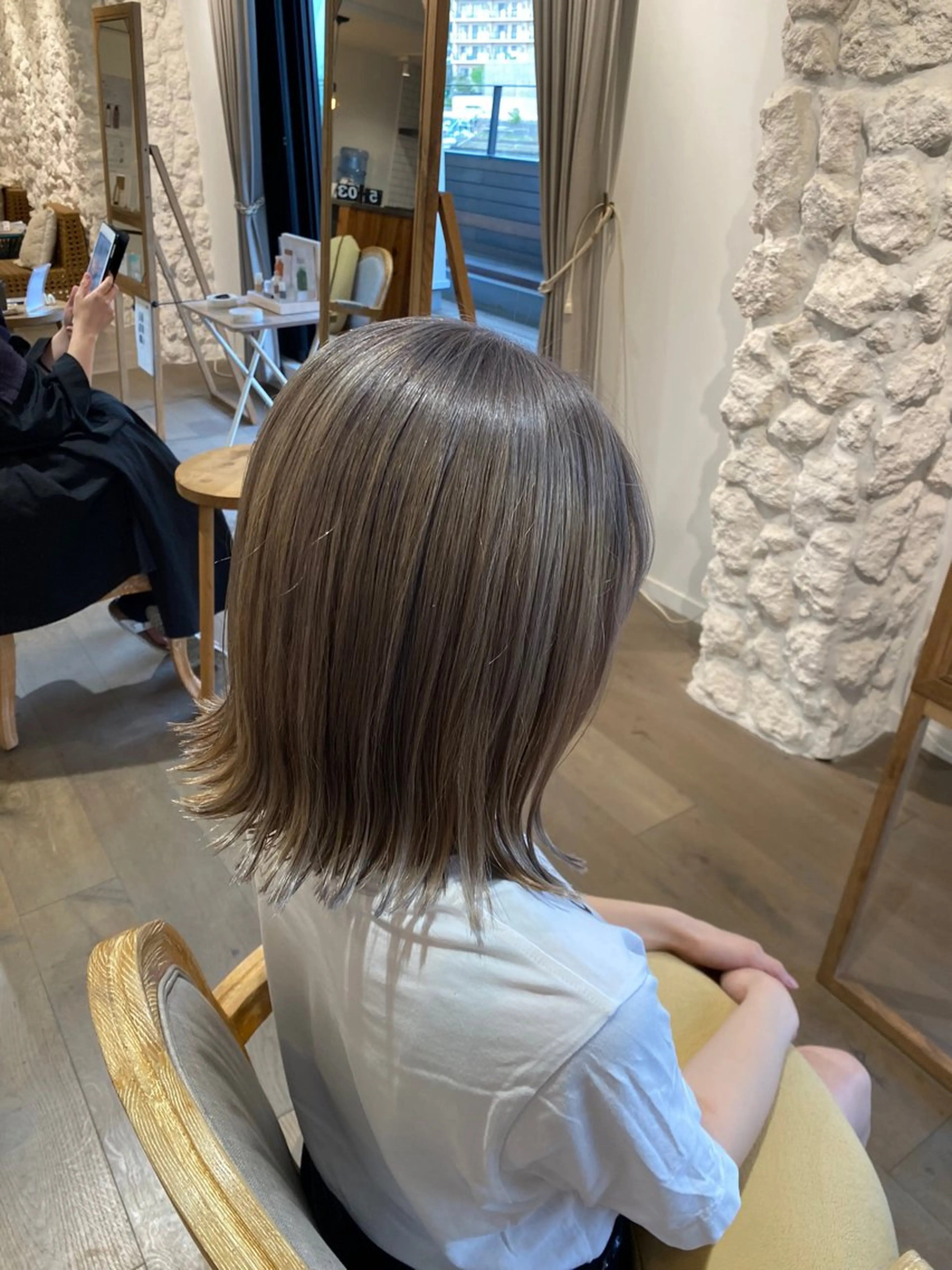 ミディアム カラー ベージュカラー ホワイトベージュ mai🤍透明感/ 縮毛矯正/藤沢のヘアスタイル