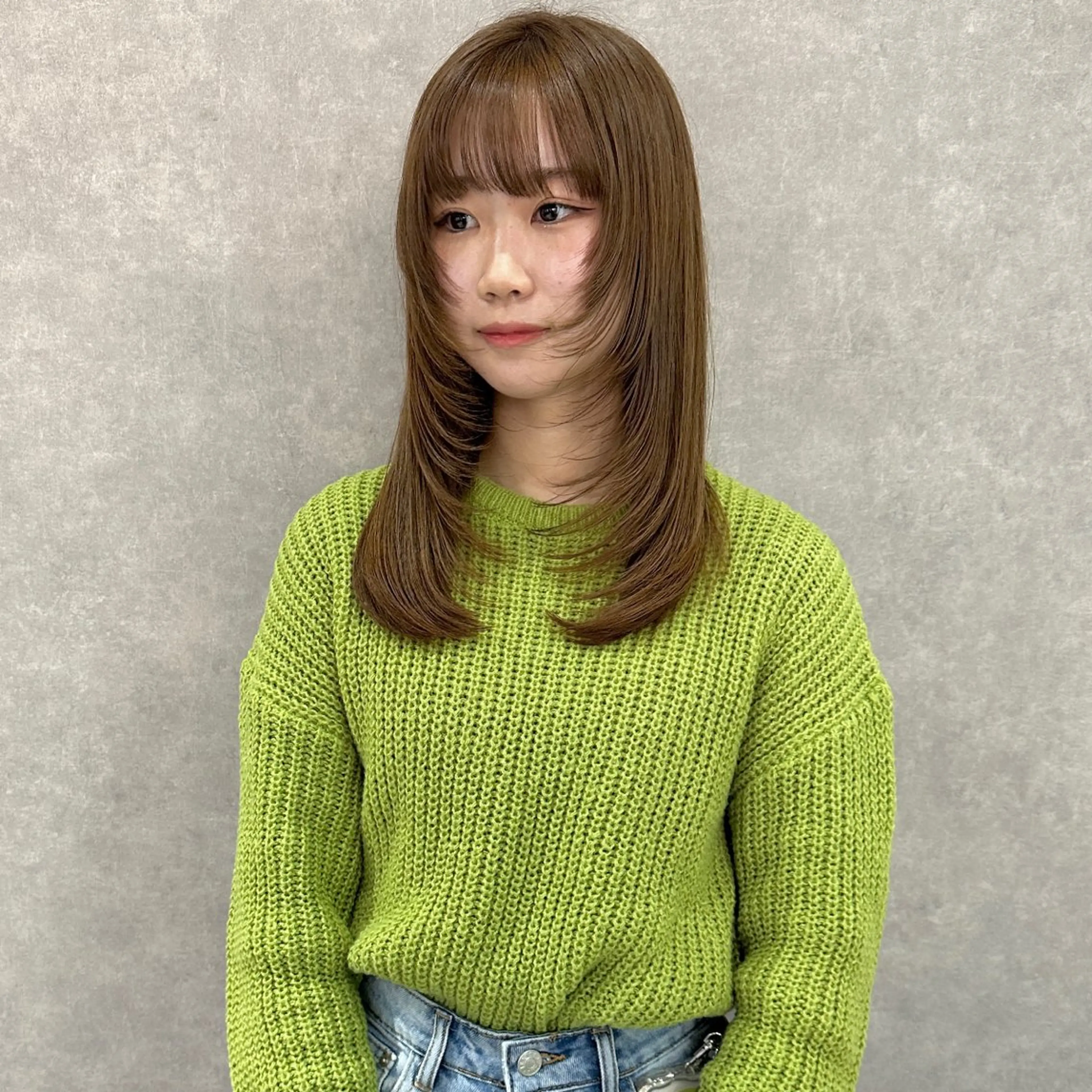 セミロング カラー はちすか るかのヘアスタイル
