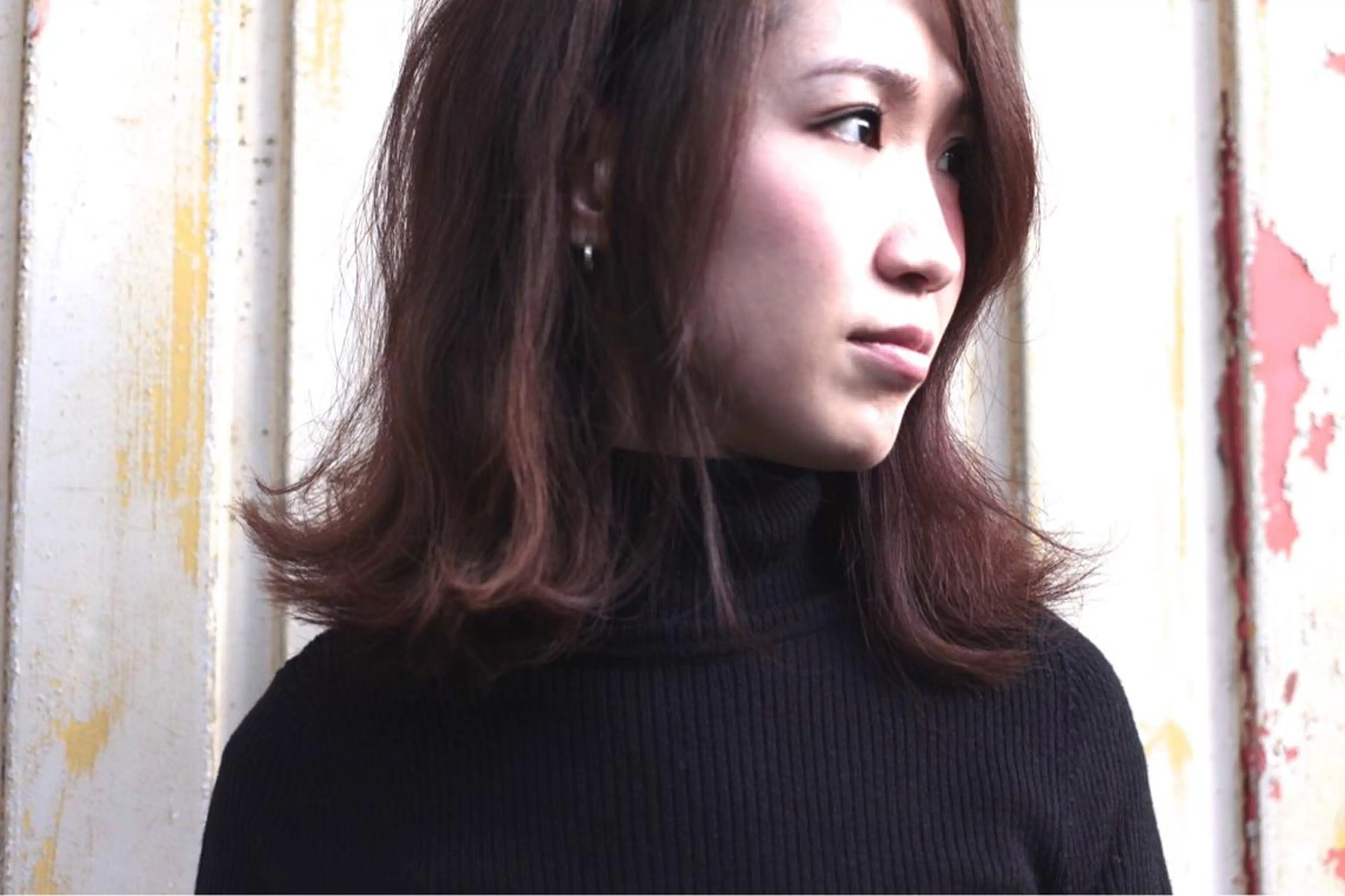 ミディアム セミロング カラー 外ハネヘア 松田 由貴のヘアスタイル