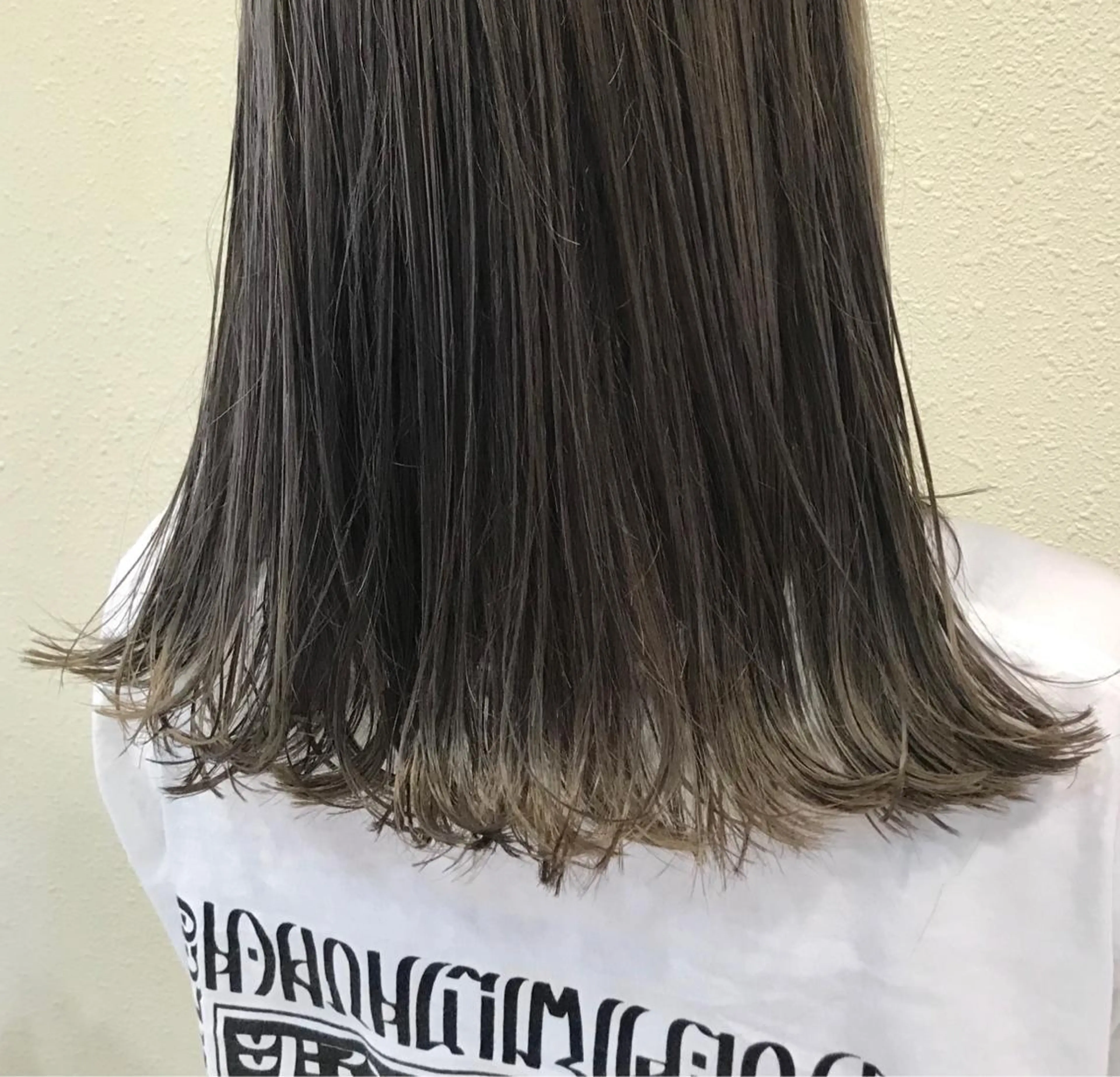 セミロング カラー グレージュ coeur所属・中川 茜里のヘアスタイル