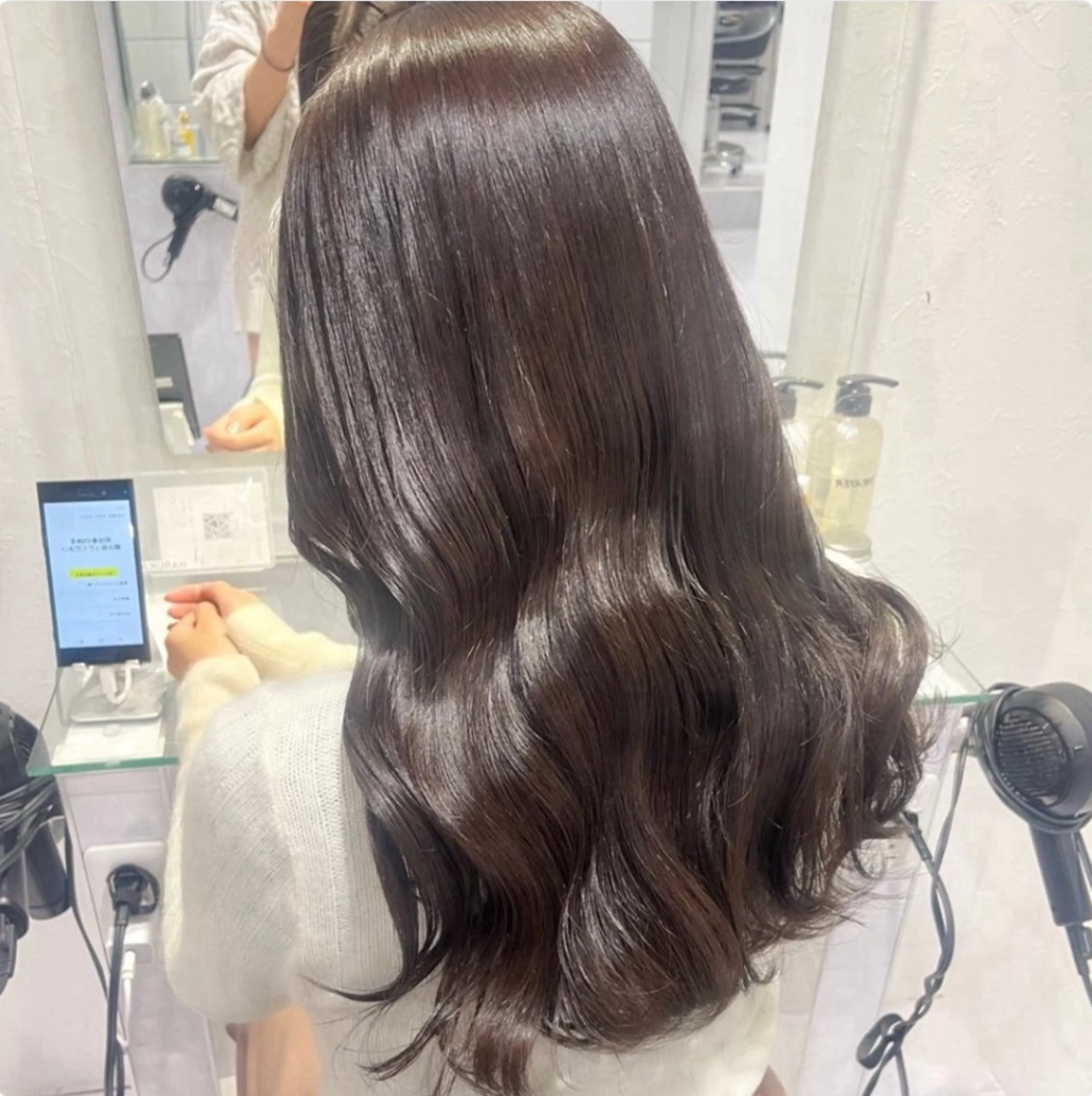 ロング カラー 🫧うる艶トレンド 🫧透明感カラーのヘアスタイル