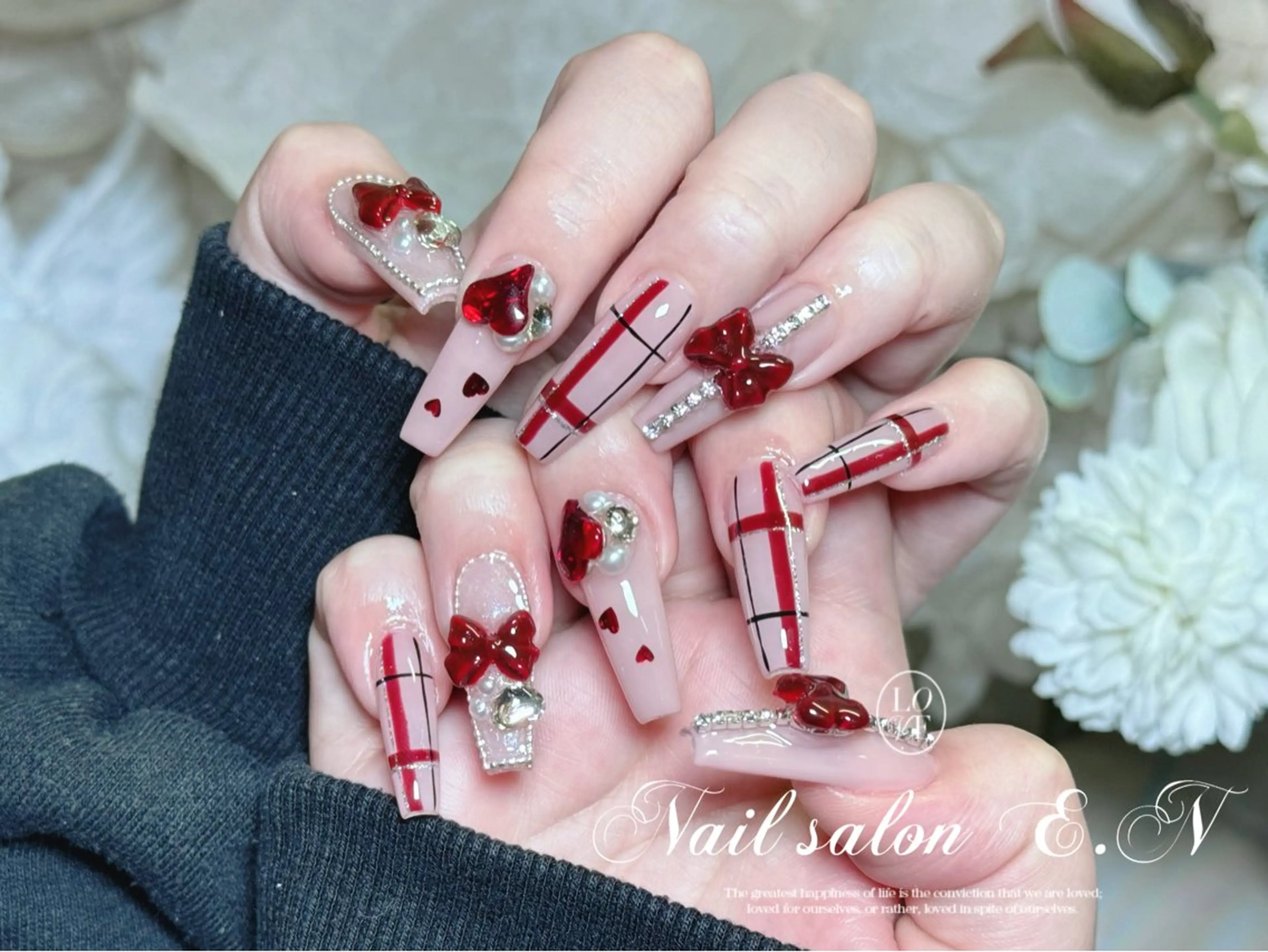 ネイル アートネイル オーロラネイル ガーリー キラキラネイル 韓国ネイル ハンドネイル E.N🦋 長さ出し/持ち込みのネイルデザイン