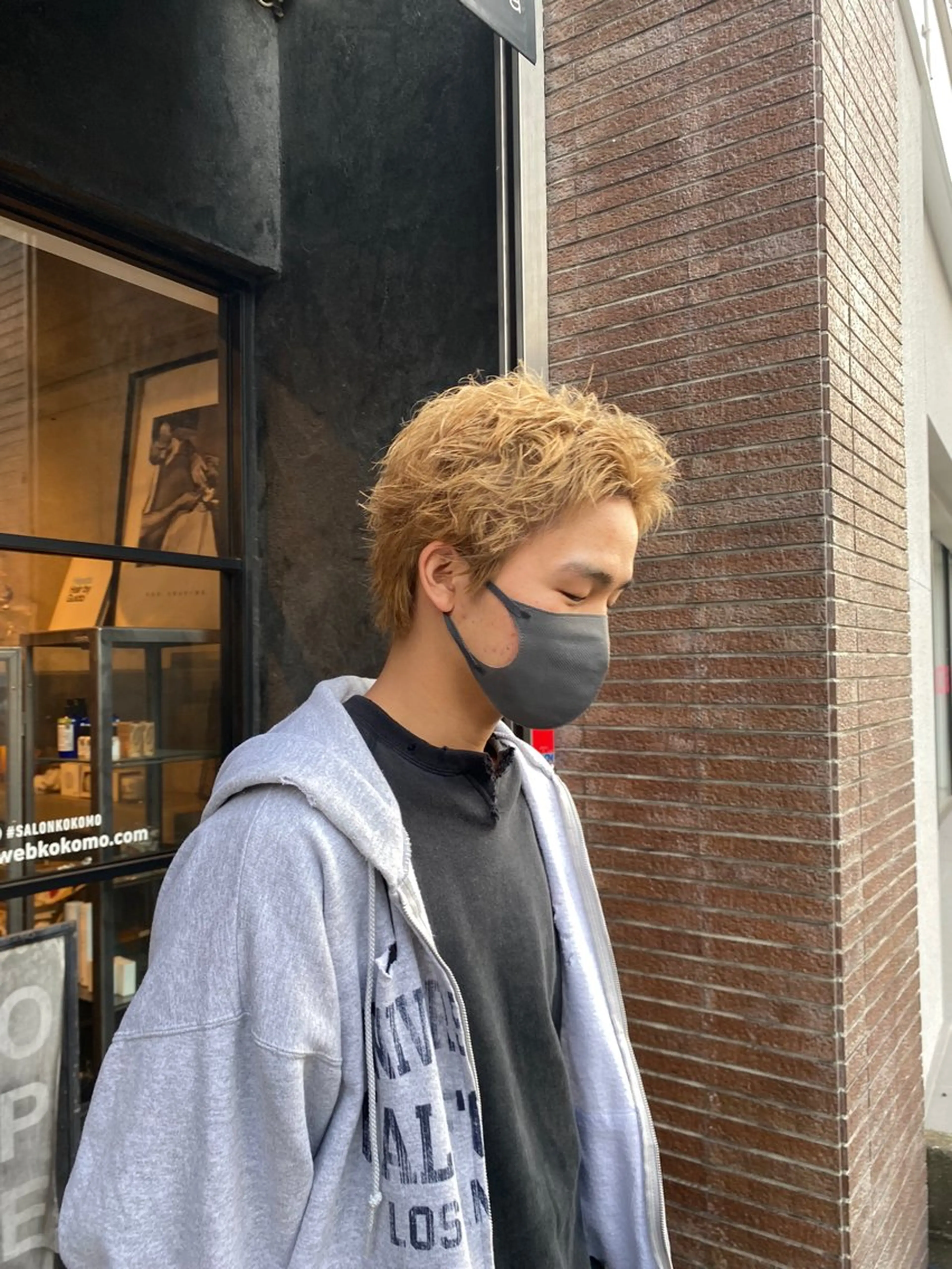 ショート カラー メンズ メンズブリーチ ベージュカラー ブリーチ 三野 隼澄のヘアスタイル