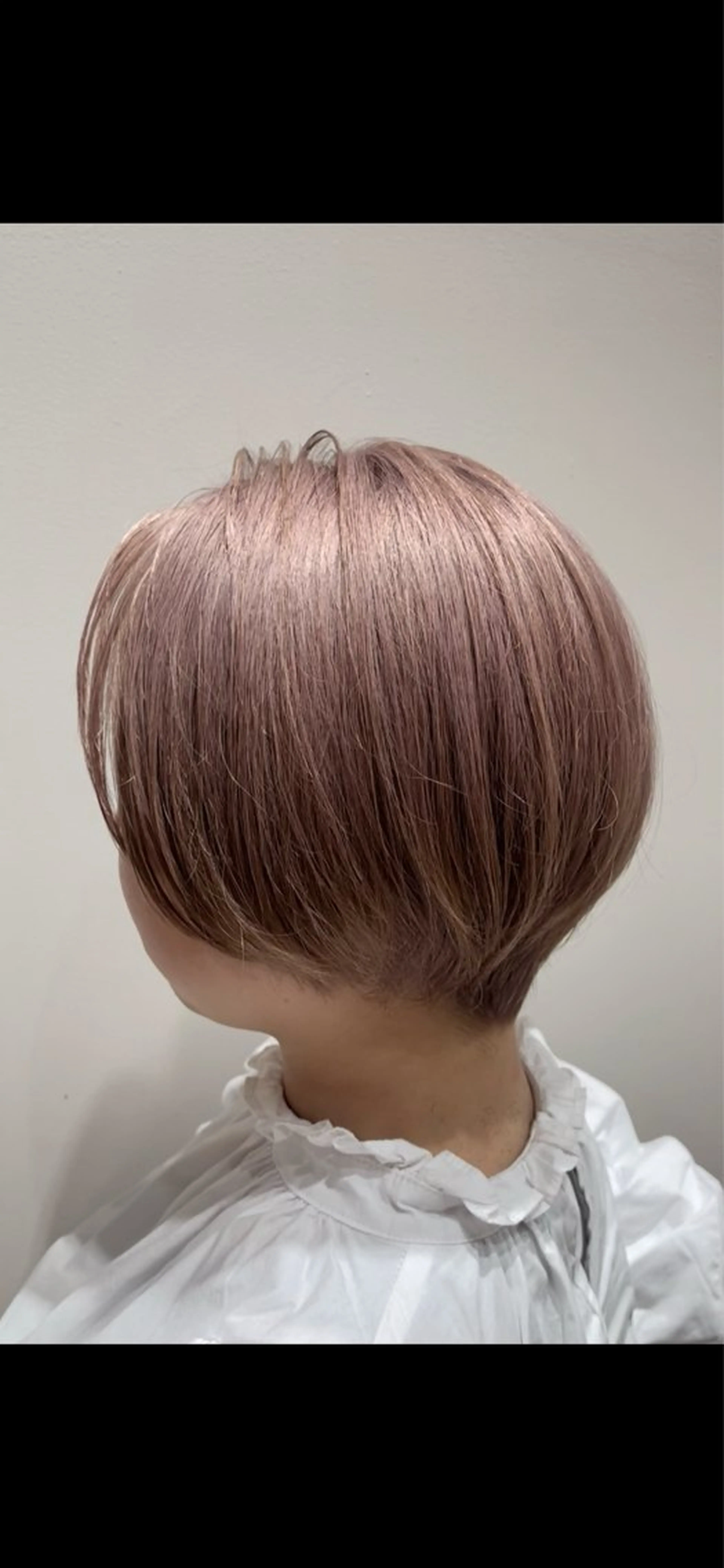 カラー 赤みゼロ 🤎柔ベージュのヘアスタイル