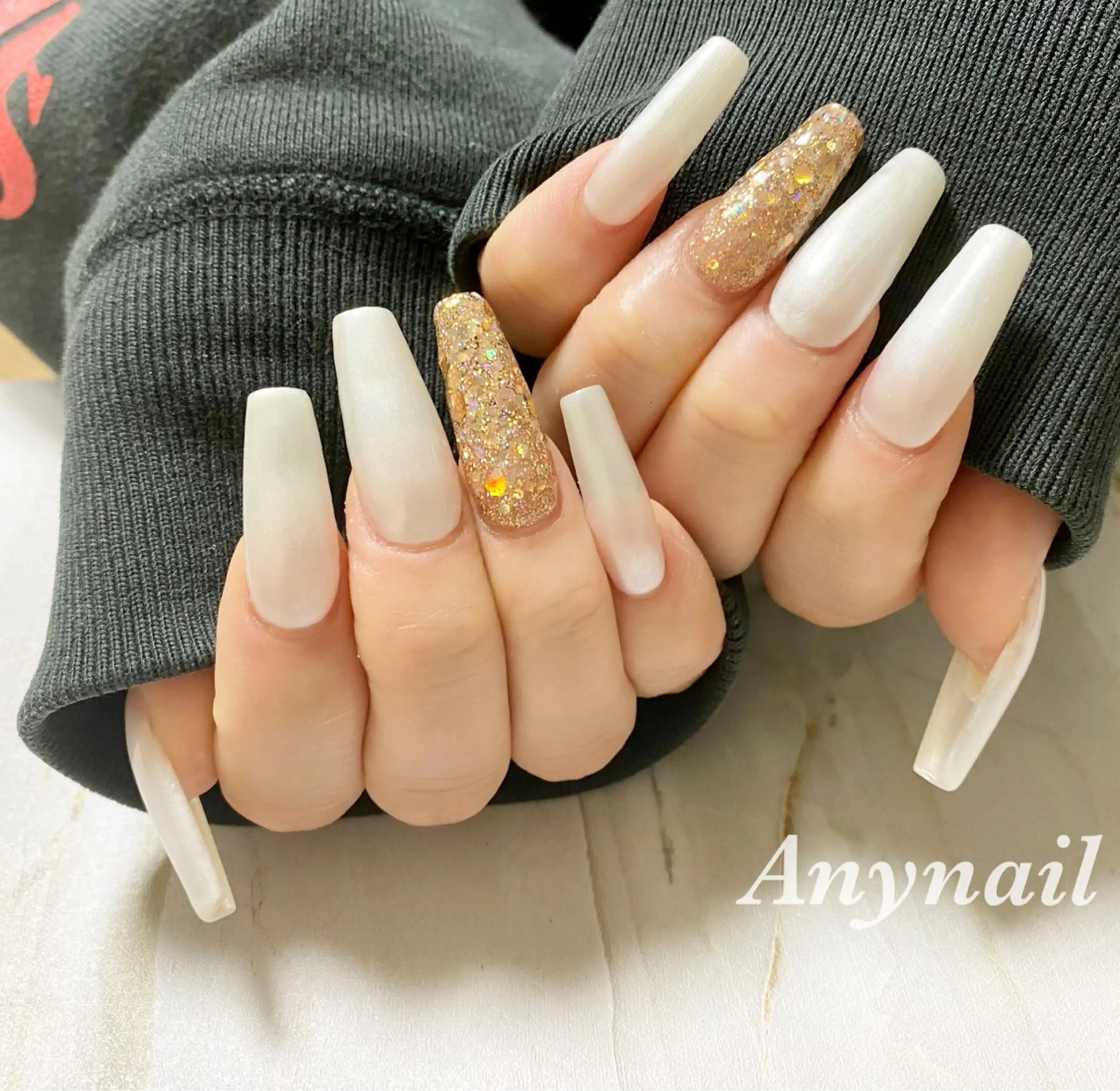 ネイル ブルー ゴールド ラメ(グリッター) ロングネイル ワンカラーネイル ハンドネイル 岩澤 恵子のネイルデザイン