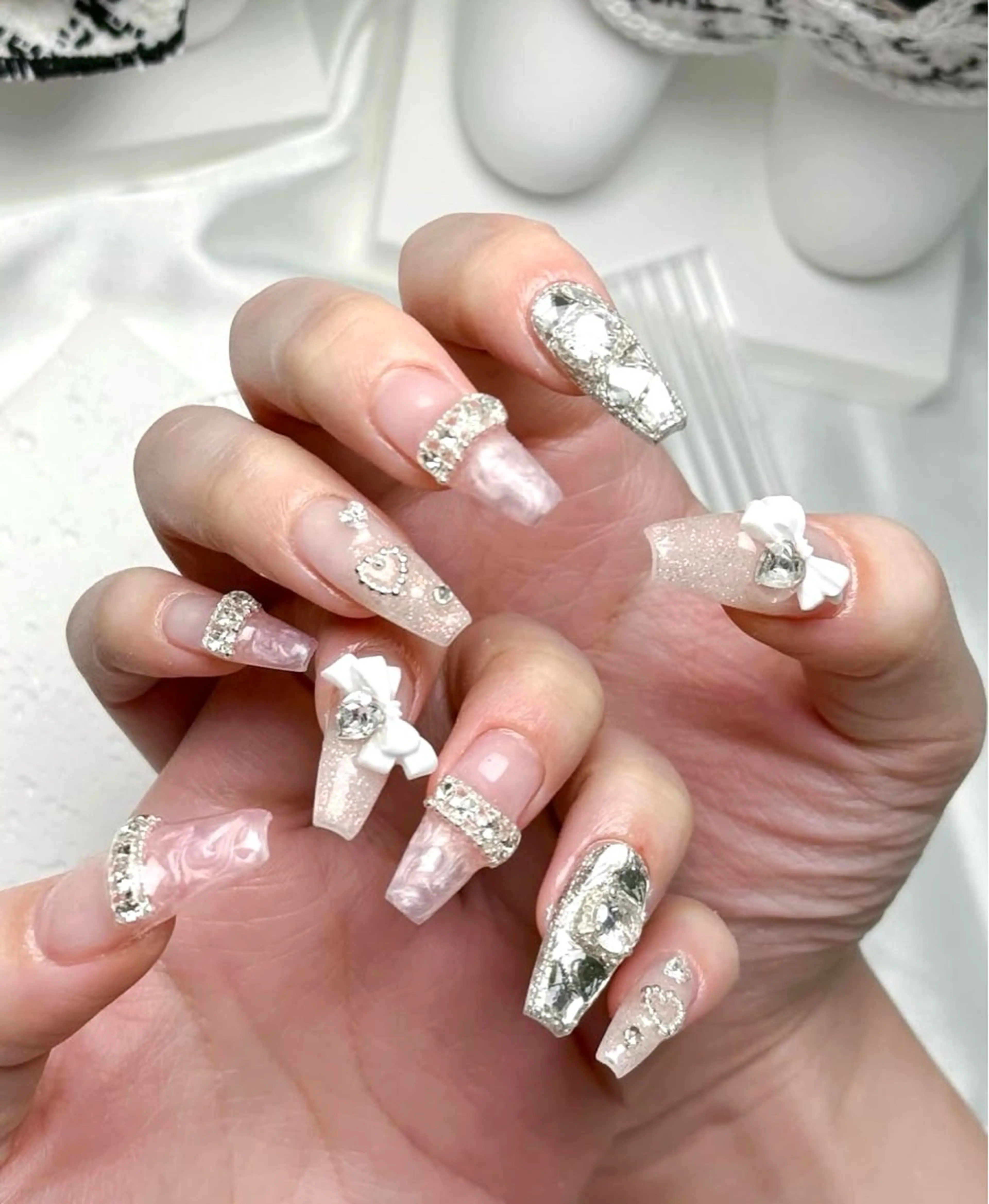 ネイル フレンチネイル ジェルネイル 韓国ネイル マグネットネイル ネイルチップ Rin Nail 新大久保店のネイルデザイン