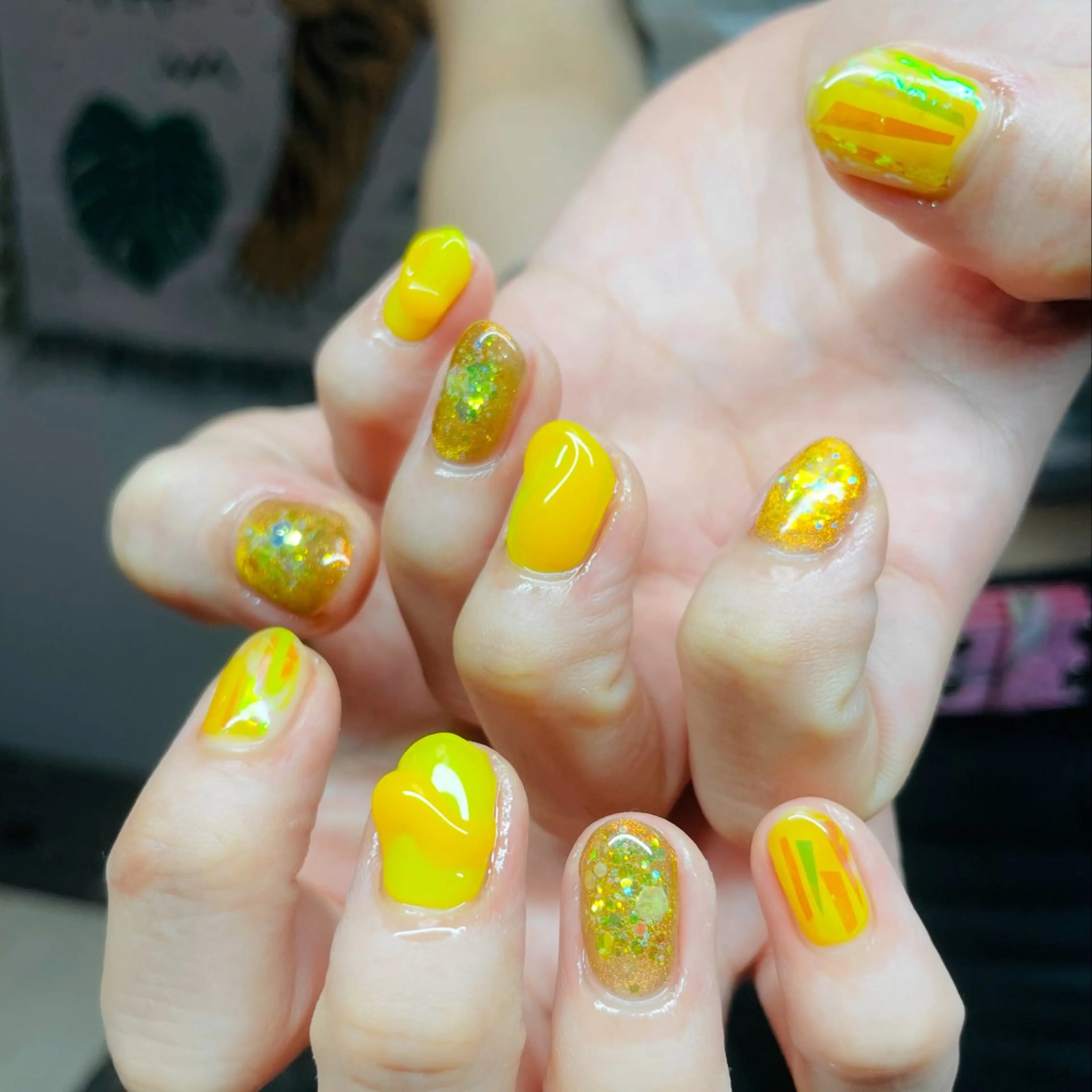 ネイル シンプルネイル 黄色 ハンドネイル posa nail モエミのネイルデザイン