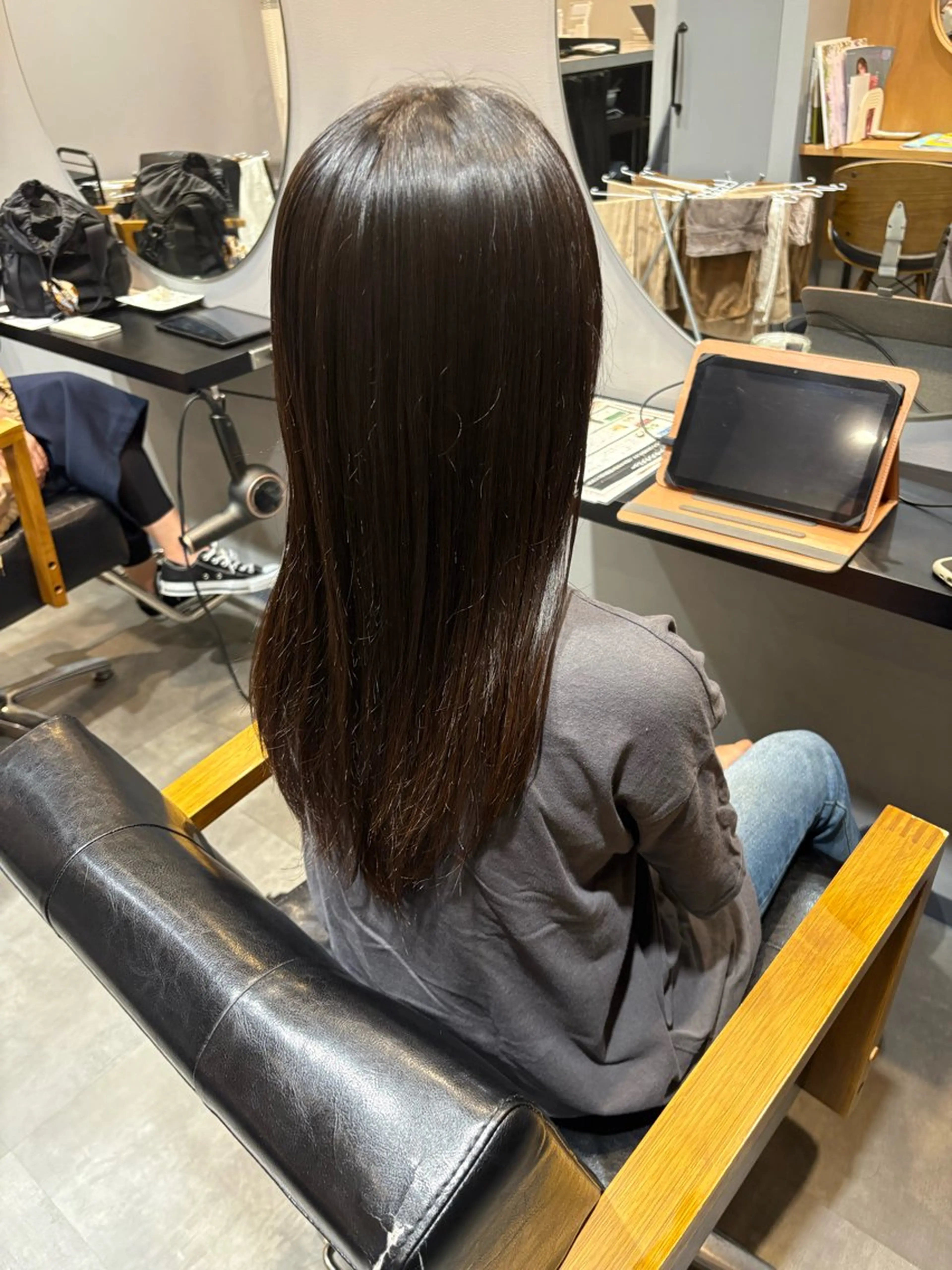 セミロング カット 縮毛矯正 小堀 いぶきのヘアスタイル