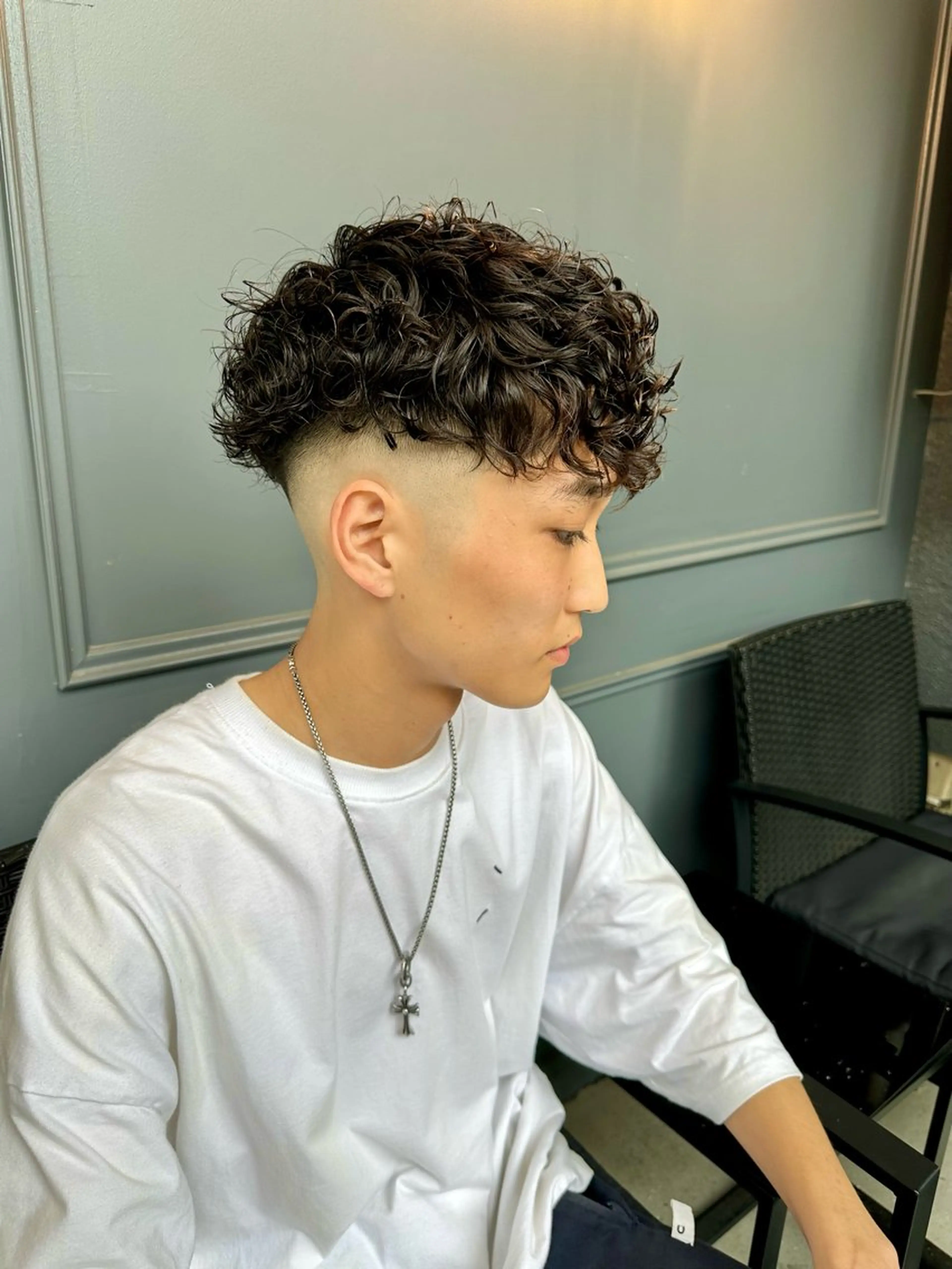 ショート パーマ メンズ スペインカール カット パーマ 平内 賢人のヘアスタイル