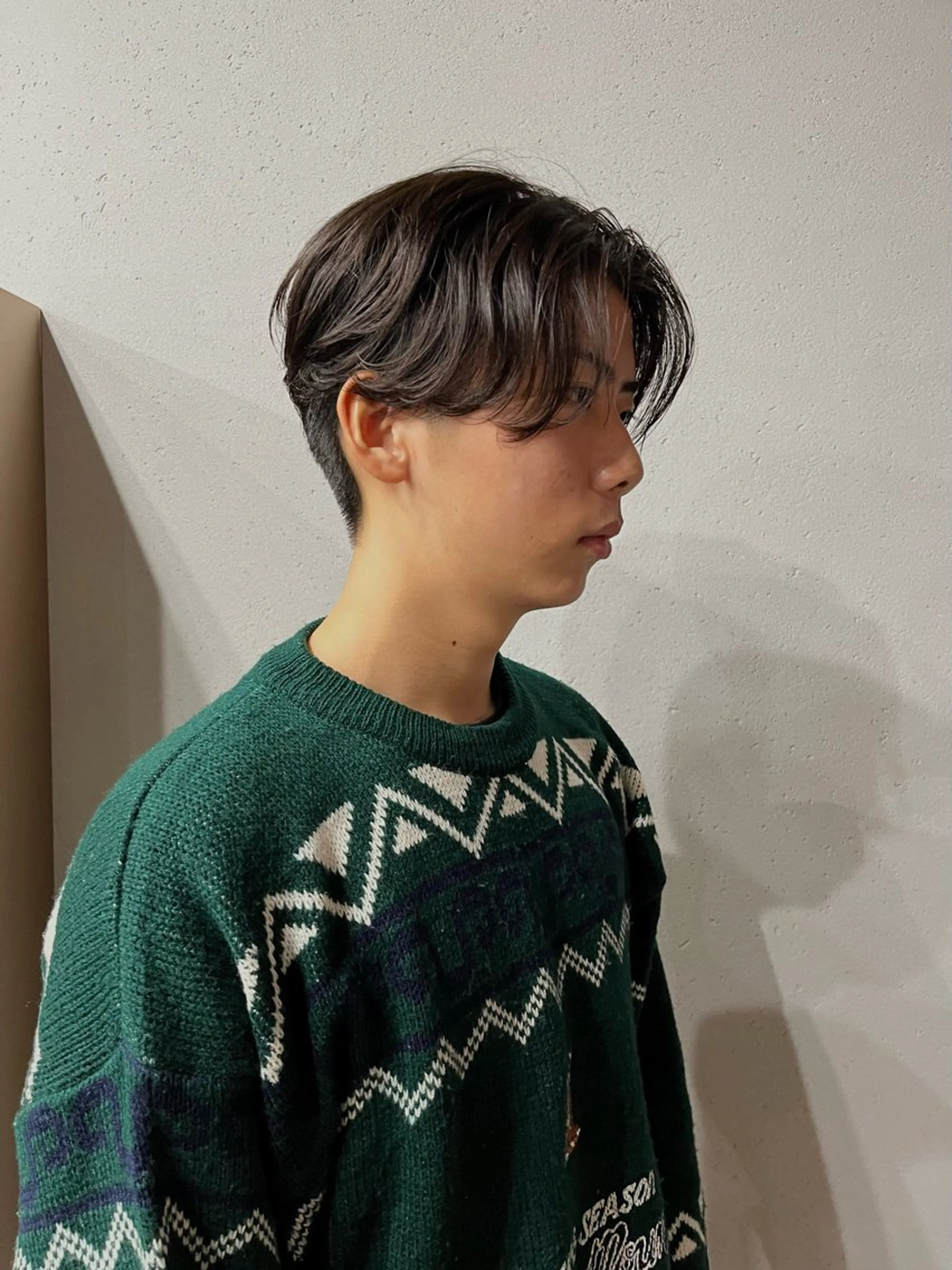 ショート パーマ カット パーマ 曲がる縮毛矯正 センターパートのヘアスタイル