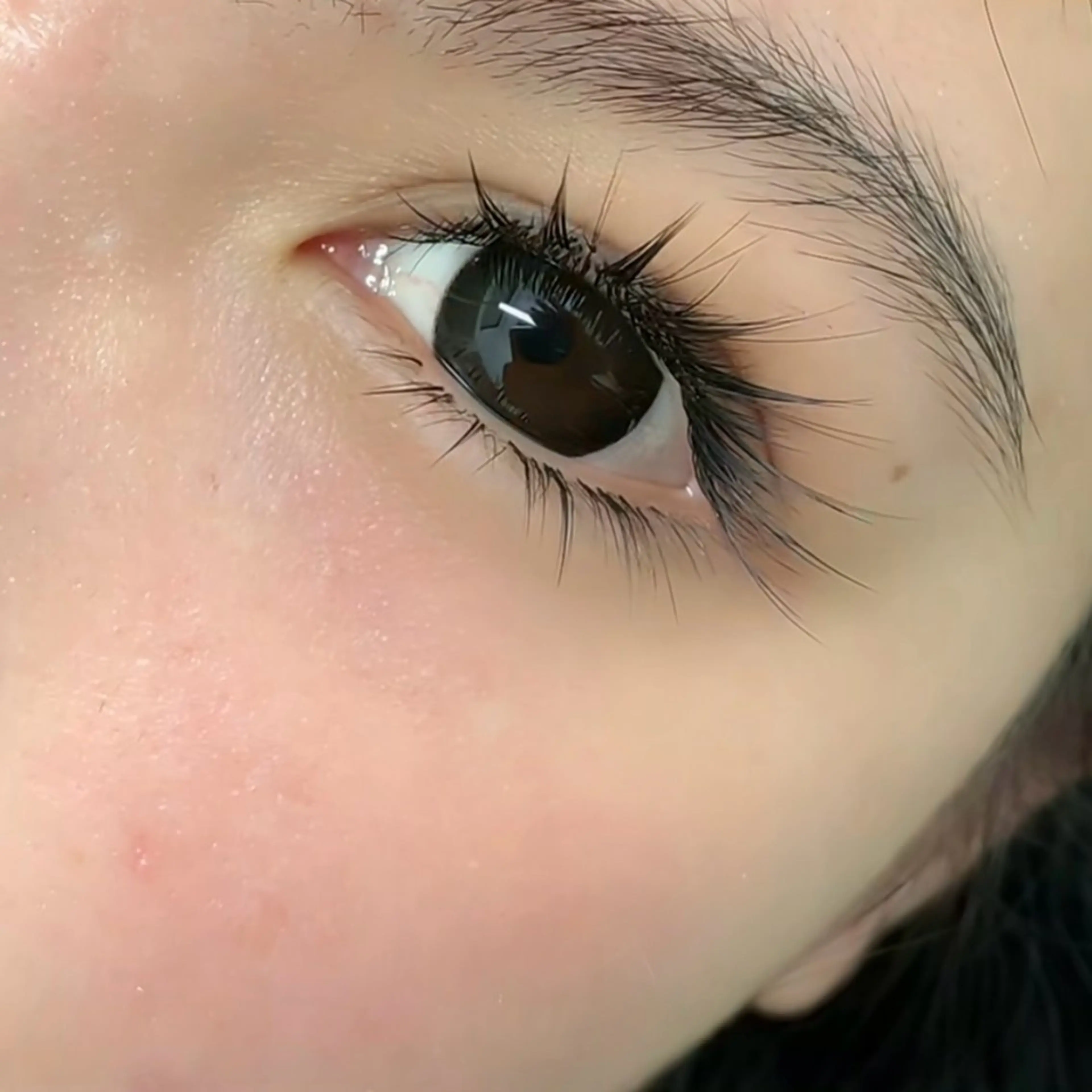 マツエク・マツパ 束感まつ毛 カラーマツエク フラットラッシュ パリジェンヌラッシュリフト まつげパーマ ミユ 横浜のマツエク・マツパデザイン