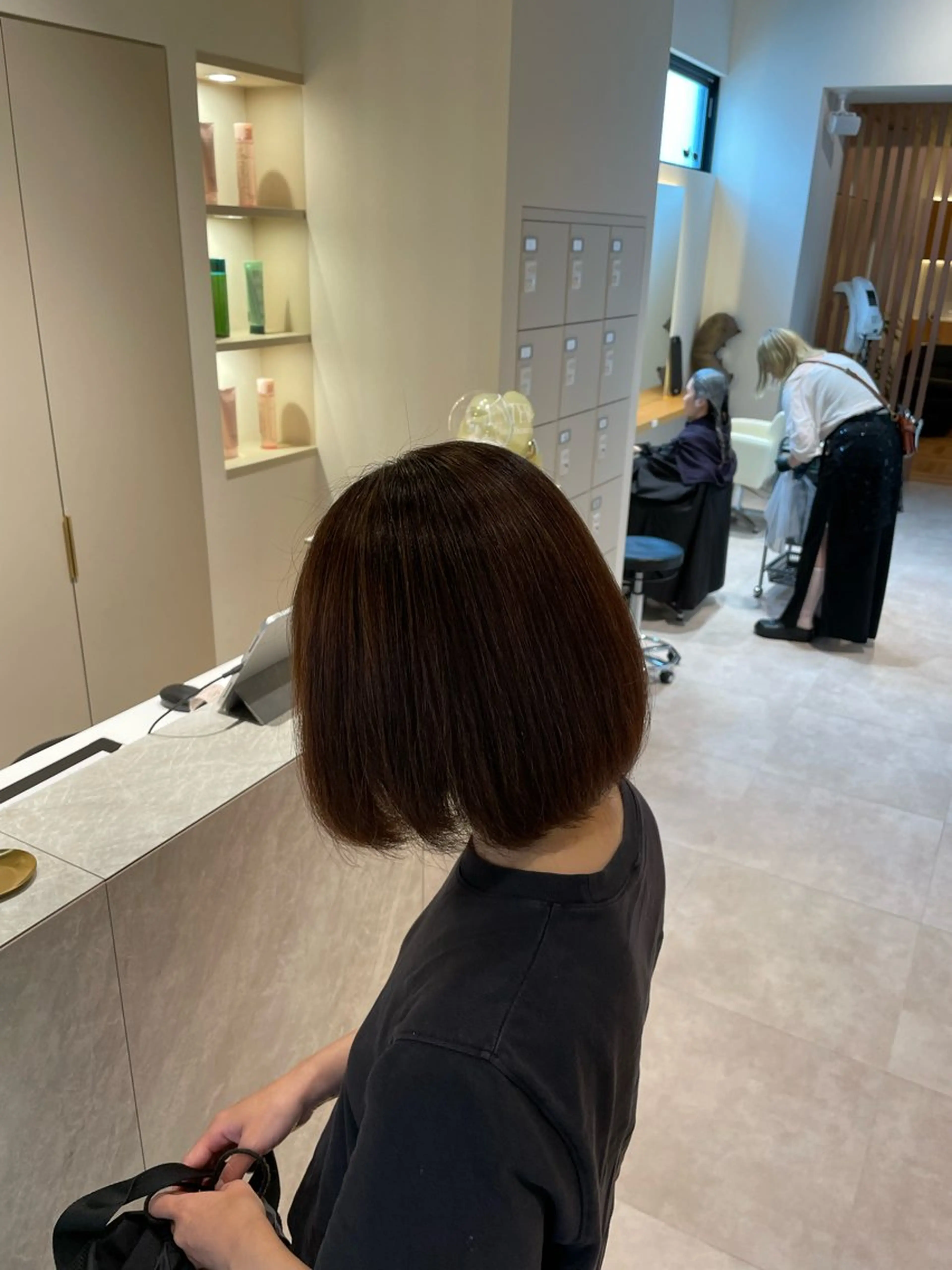 ショート カラー 脱白髪染め白髪ぼかし TERA（寺崎）のヘアスタイル