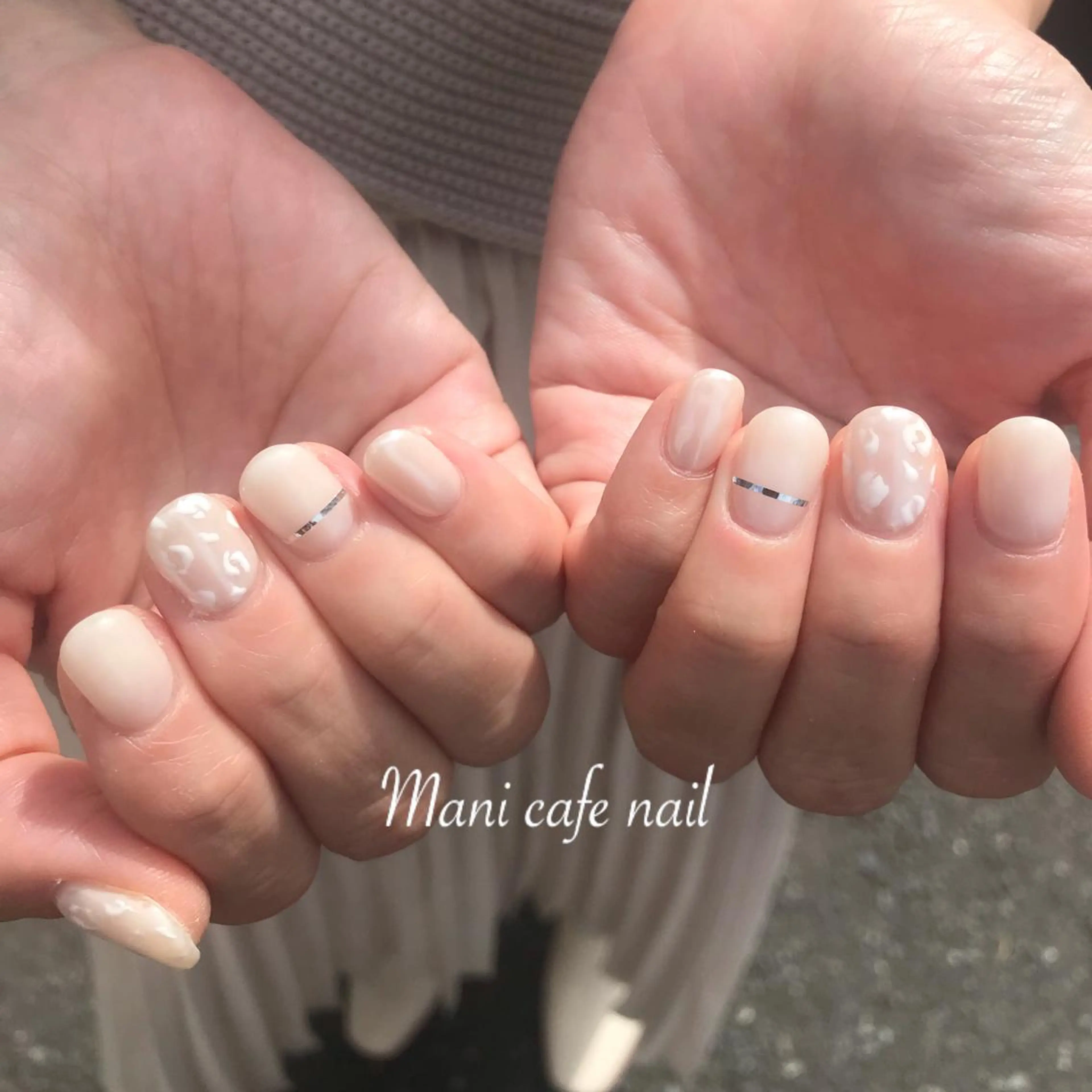ネイル アニマル柄 ホワイト ハンドネイル Mani cafe nailのネイルデザイン
