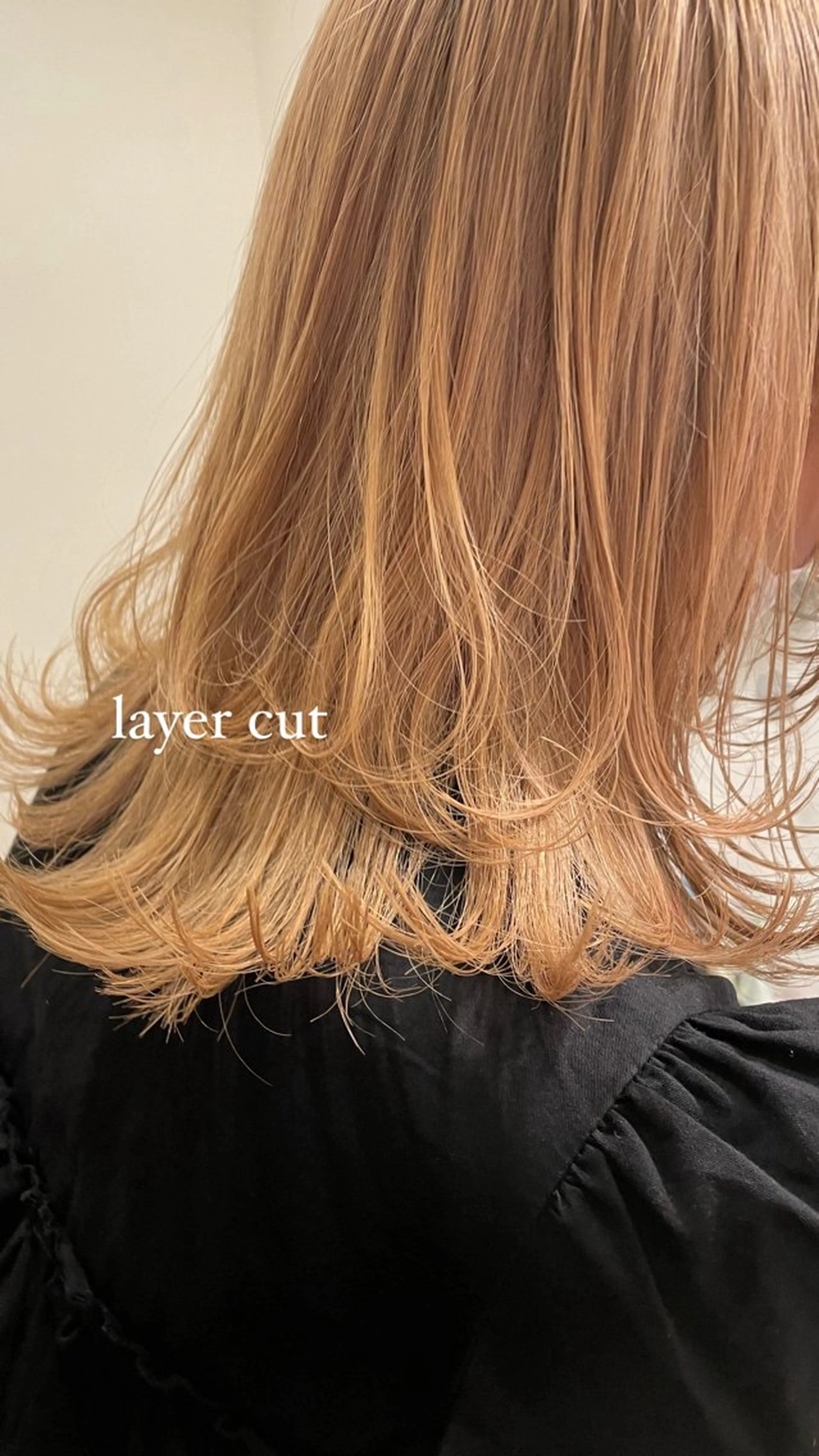 ミディアム カラー ミウラナツサ /レイヤーカットのヘアスタイル