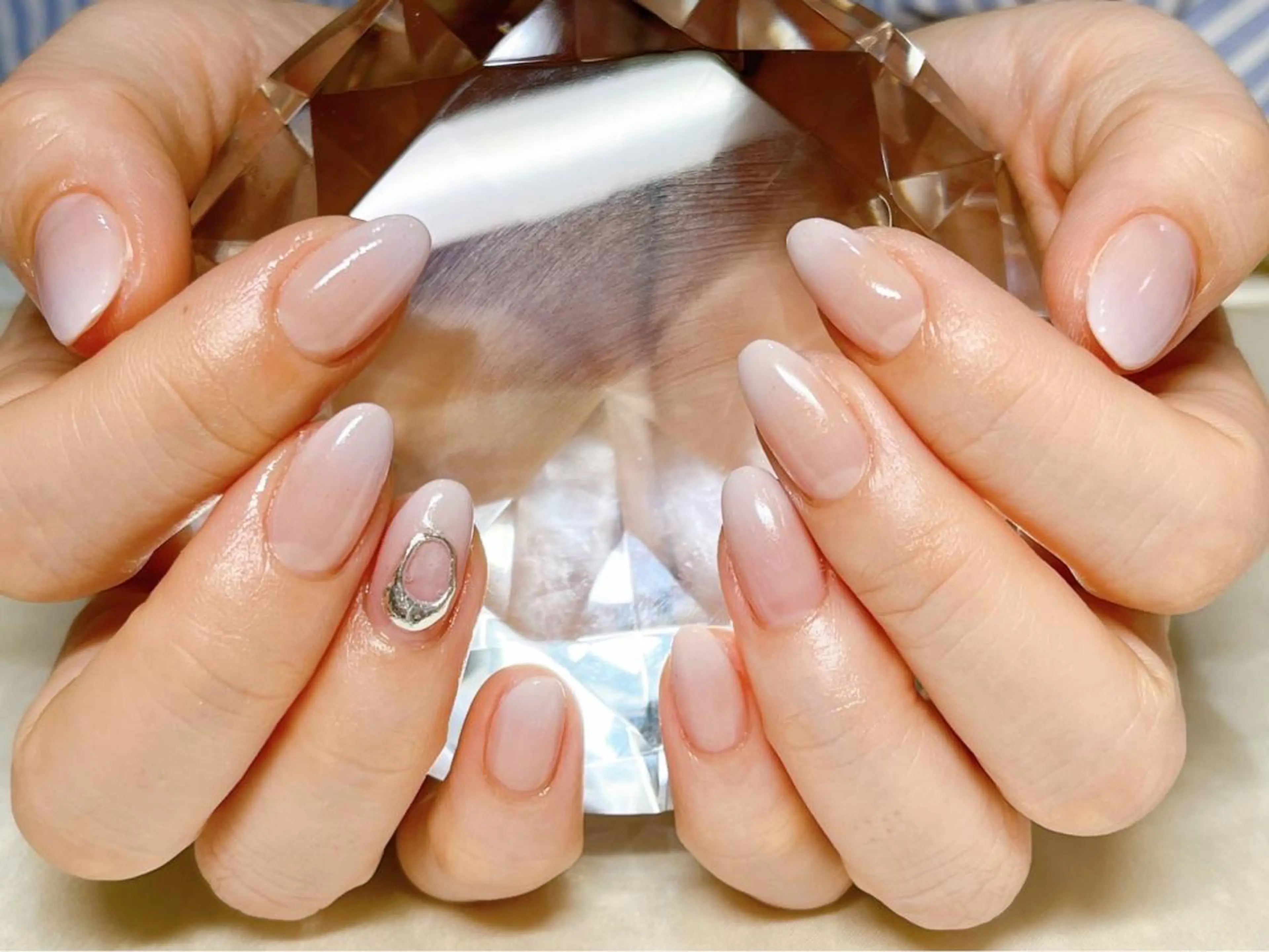 ネイル マツエク・マツパ アイブロウ 韓国風マツエク パリジェンヌラッシュリフト まつげパーマ ワンホンマツエク 長さ出し ハンドネイル Nail&eye Belire 新宿のネイルデザイン