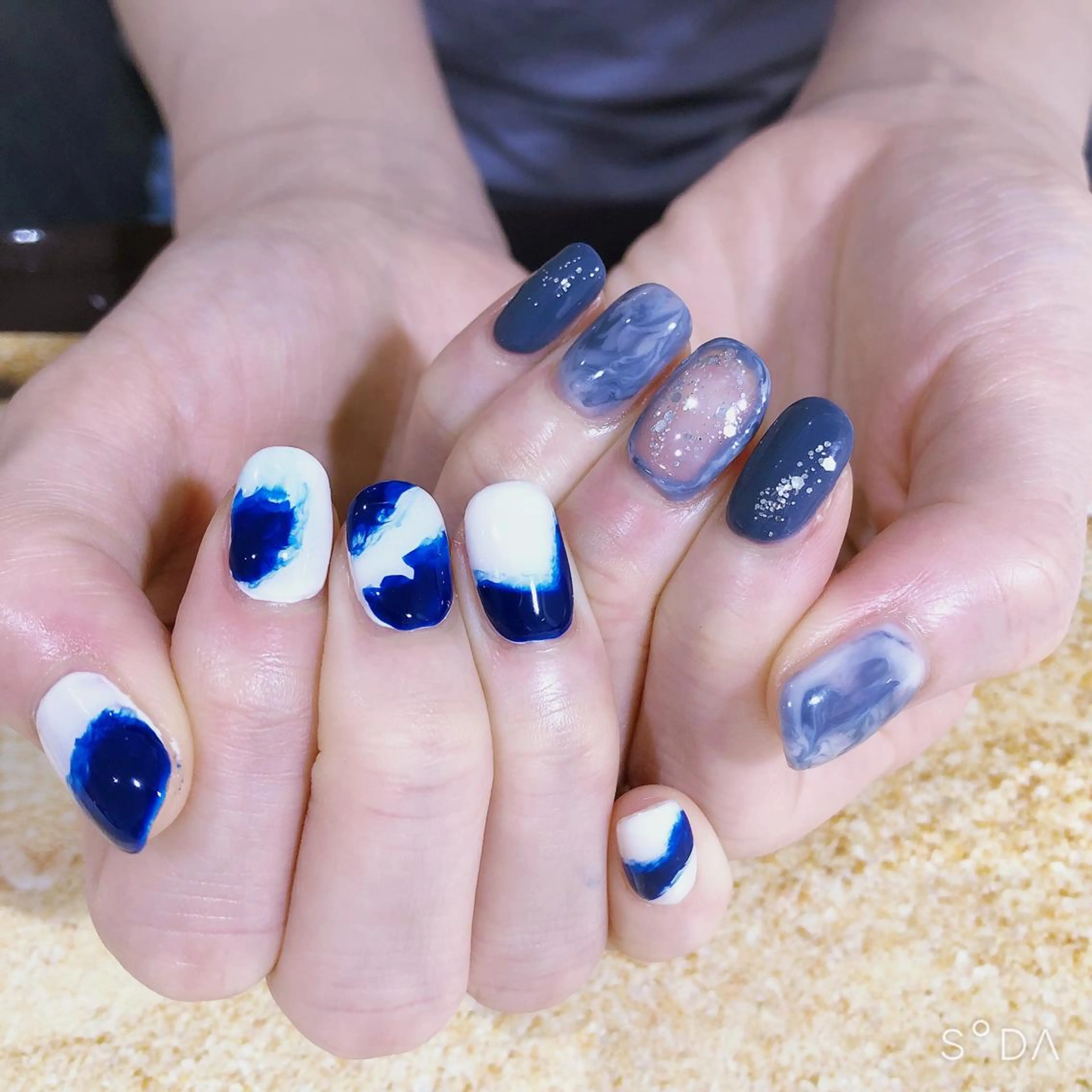 ネイル ニュアンスネイル ハンドネイル 吉野✨ ネイルデザイナー✨のネイルデザイン