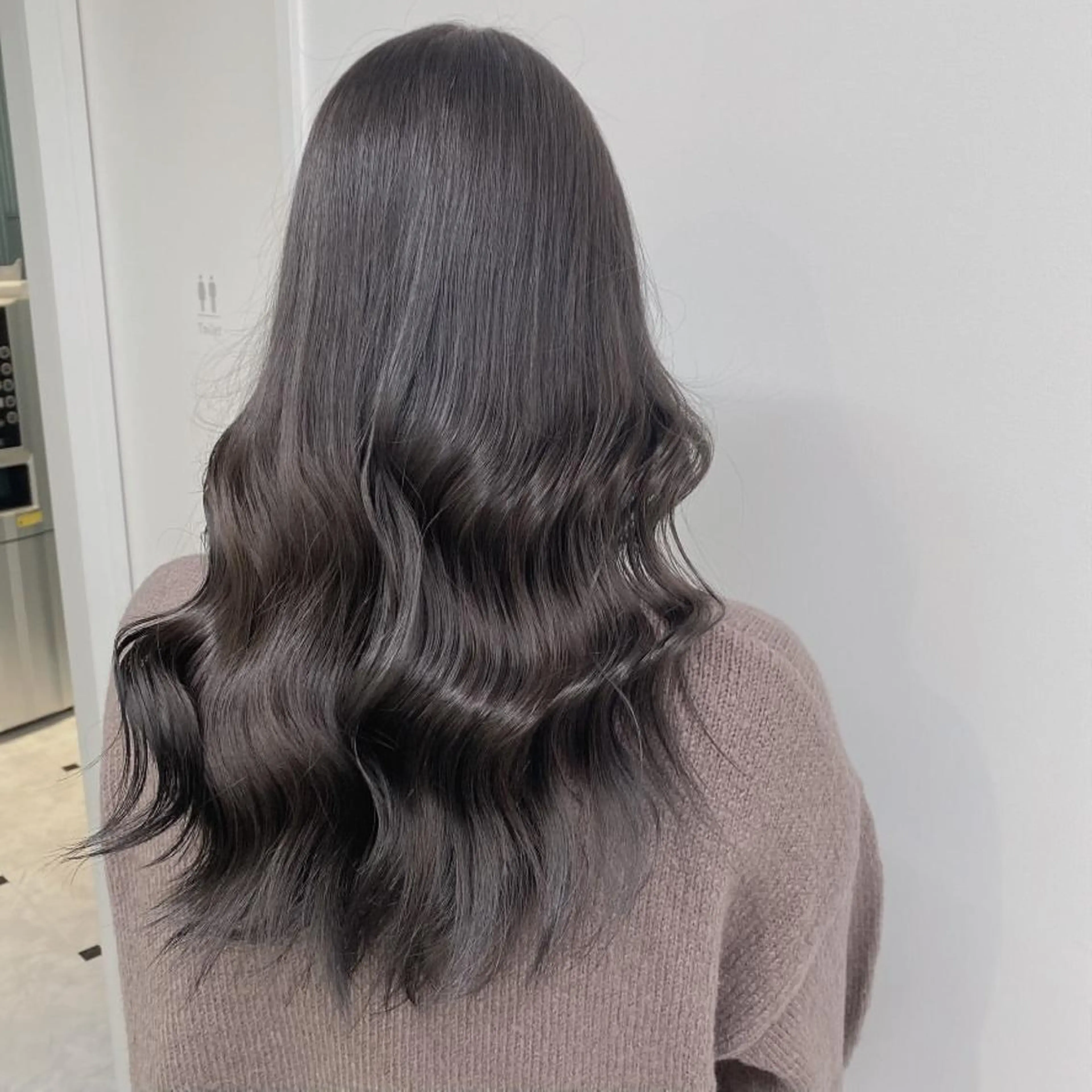 セミロング カラー フォギーグレージュ グレージュ ヘアカラー 🫧ハイトーン🫧 ベージュ🫧徹哉のヘアスタイル