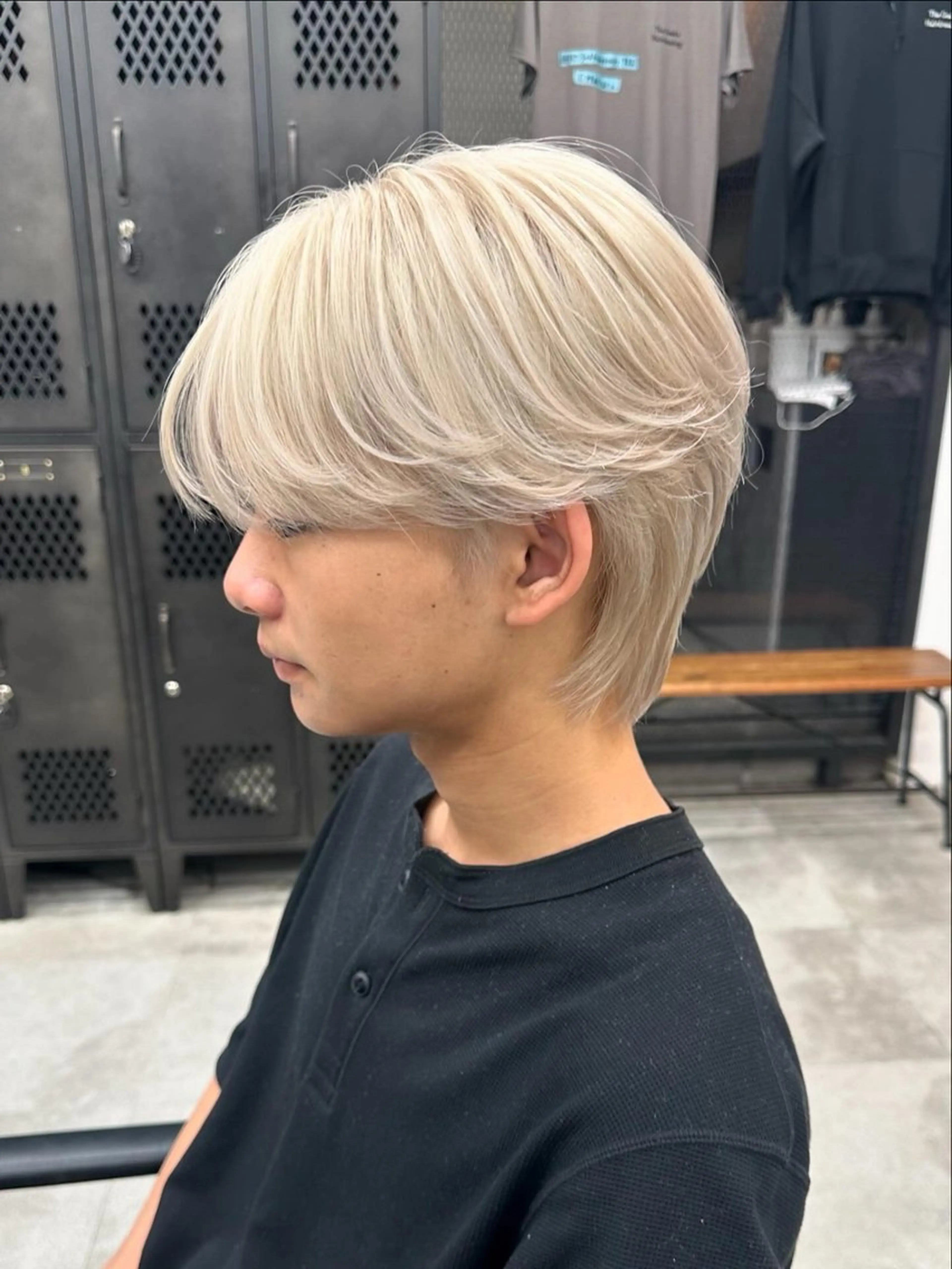 ミディアム カラー メンズ マッシュ シースルーマッシュ メンズウルフカット ブロンド ホワイトブロンド ヘアカラー トリートメント メンズ特化 🦋KANOKO🦋のヘアスタイル