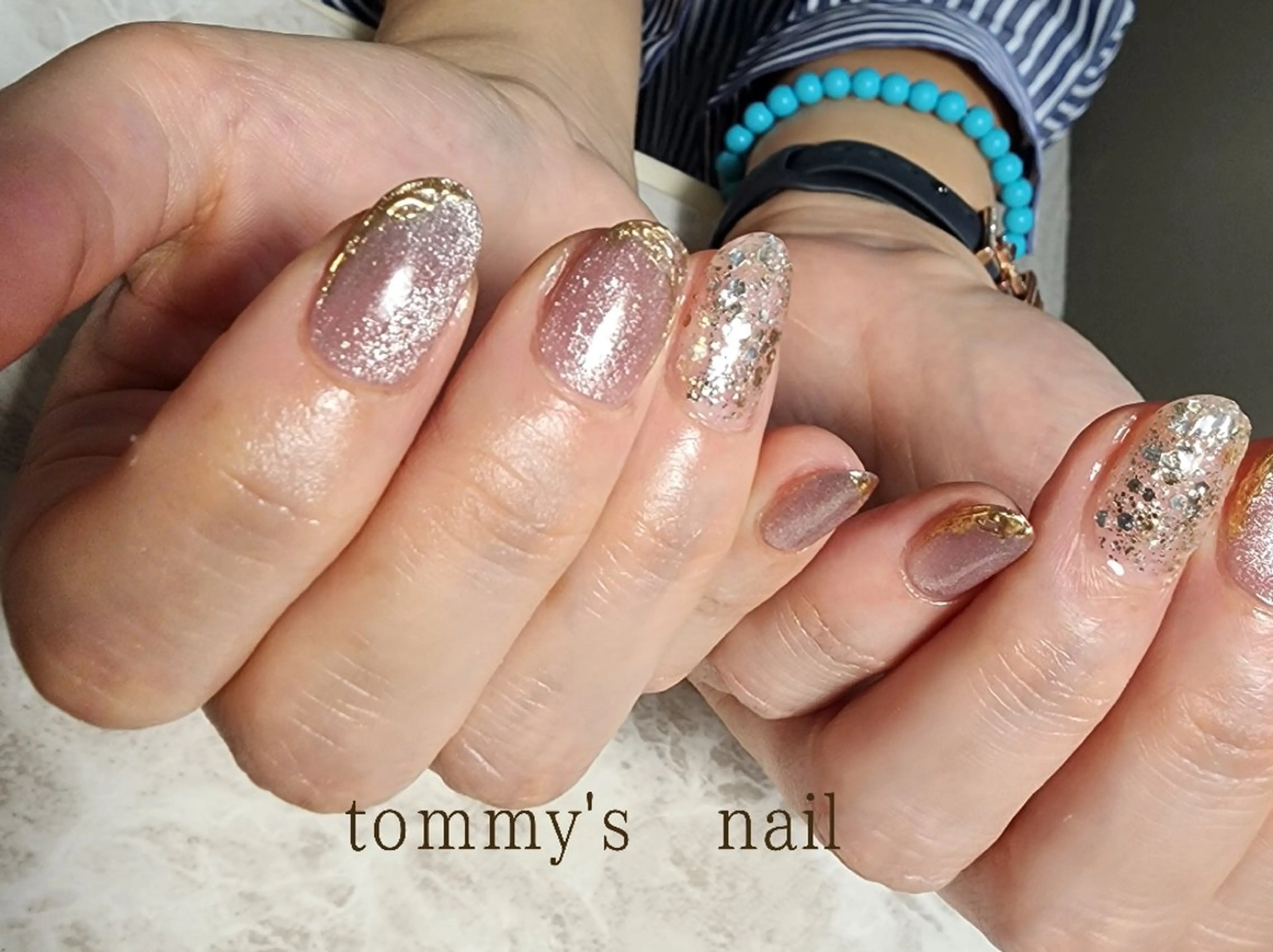 ネイル ジェルネイル グラデーション ラメ(グリッター) ラメグラデーション ミラーネイル ハンドネイル tommy's nail所属・福岡/若よもぎ蒸し 全身美容が叶うサロンのネイルデザイン